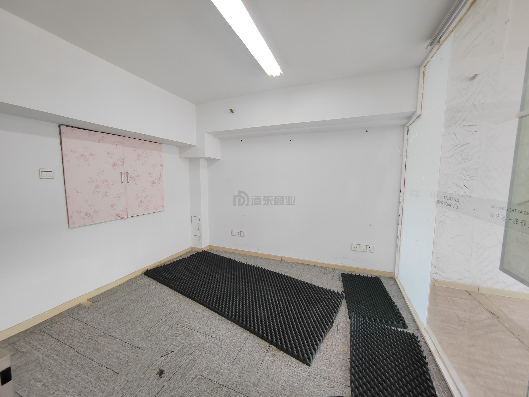 百脑汇科技大厦面积120平