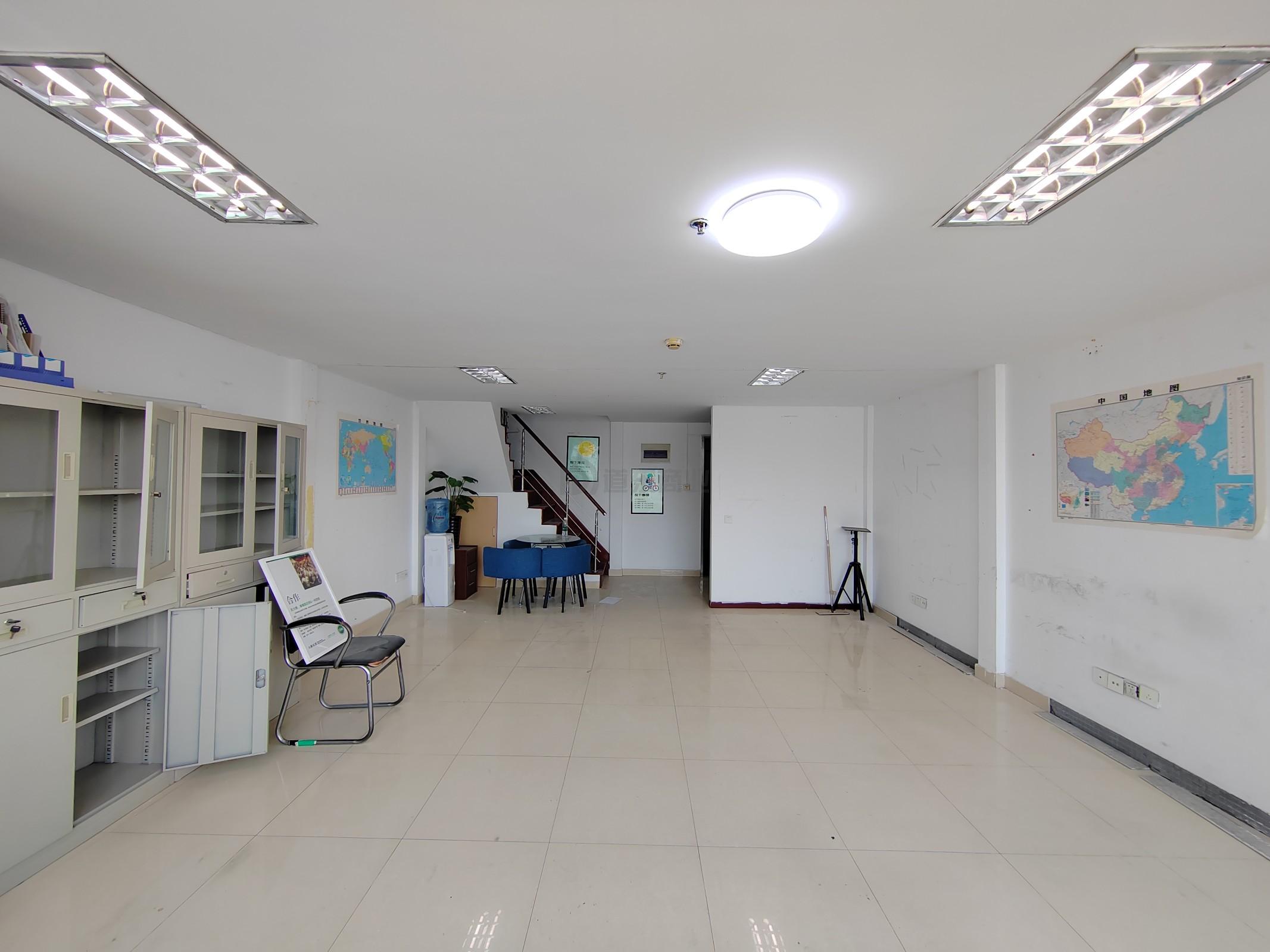 百脑汇科技大厦面积120平