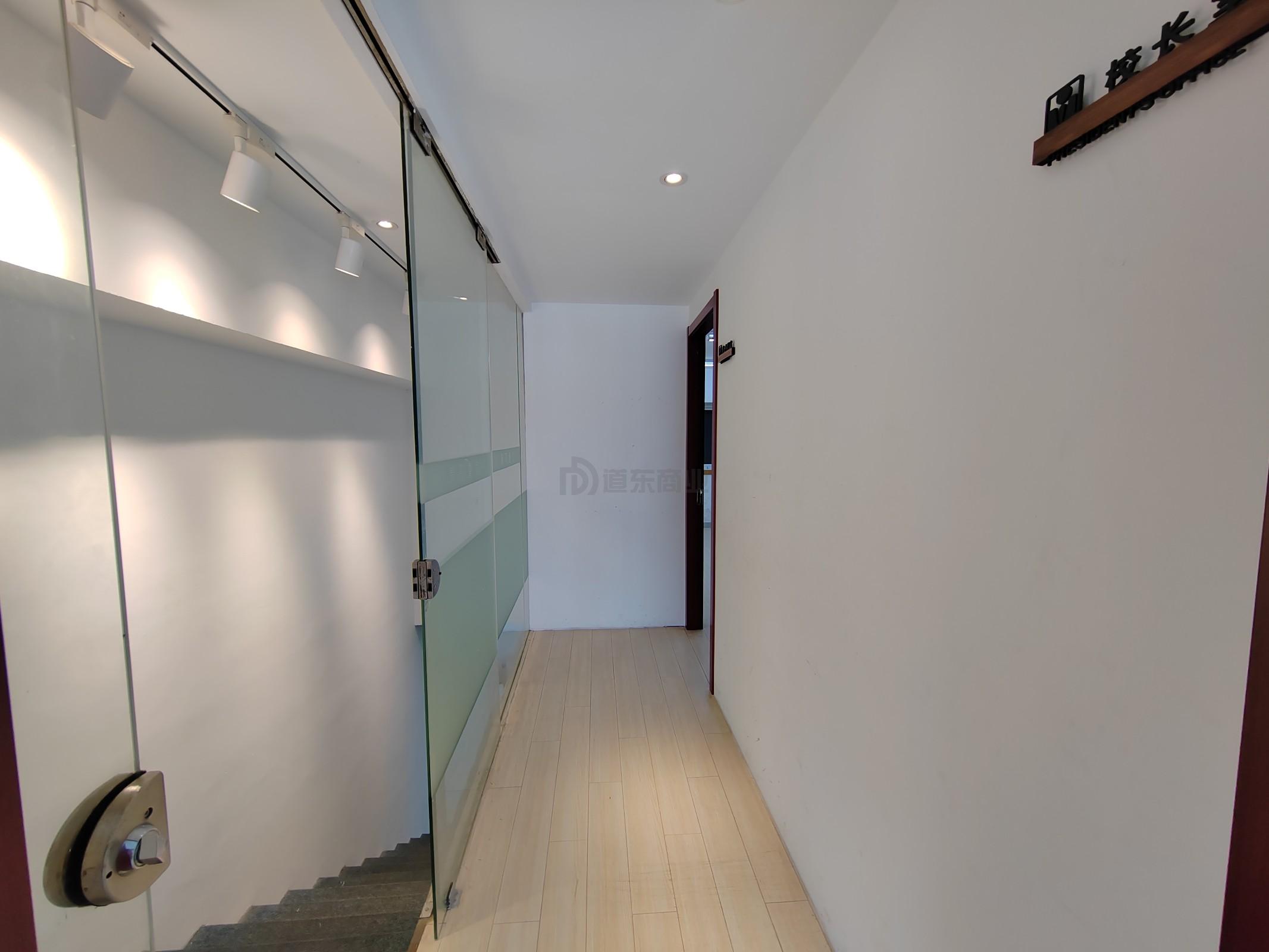 百脑汇科技大厦面积120平