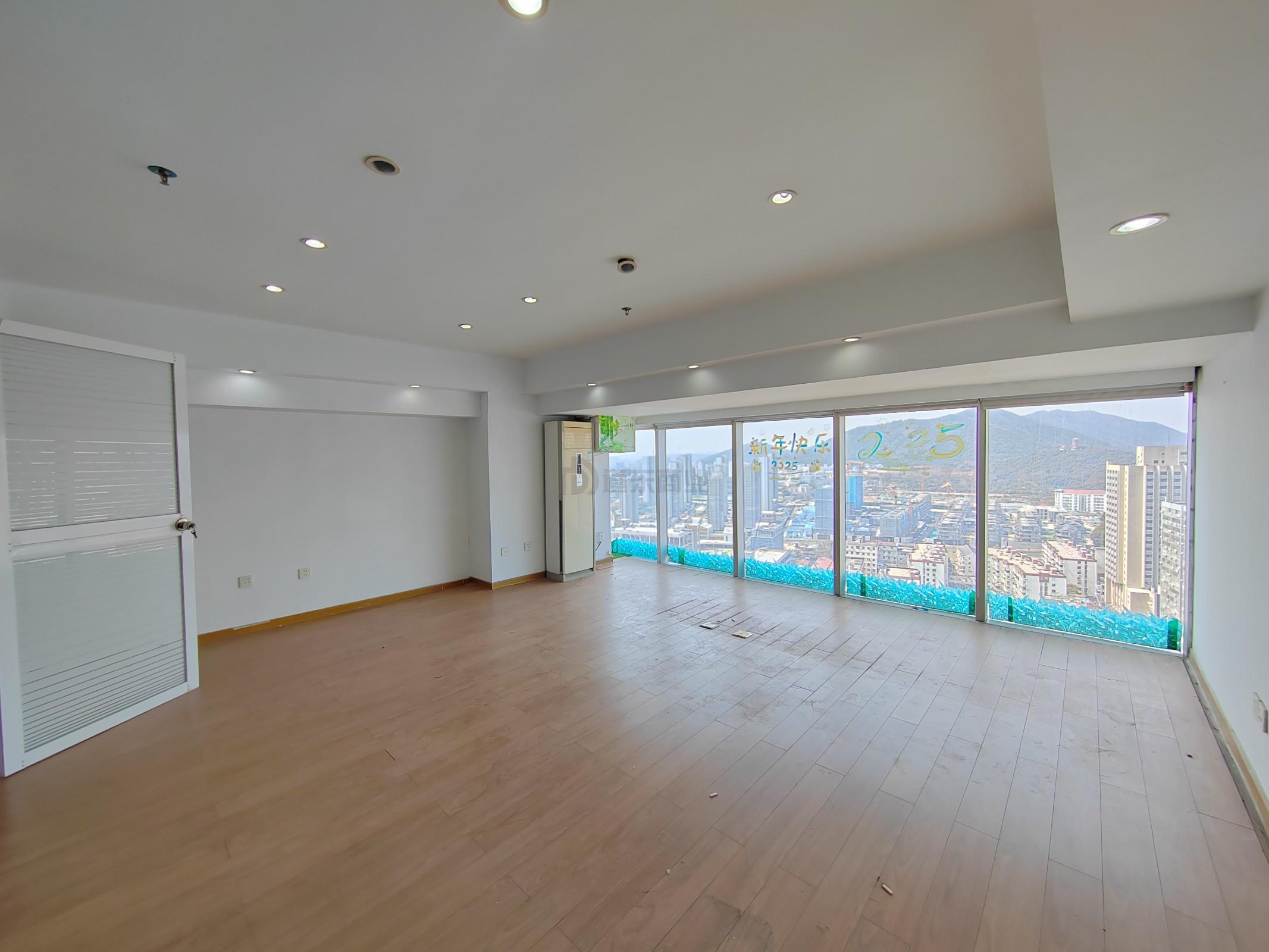 百脑汇科技大厦面积120平