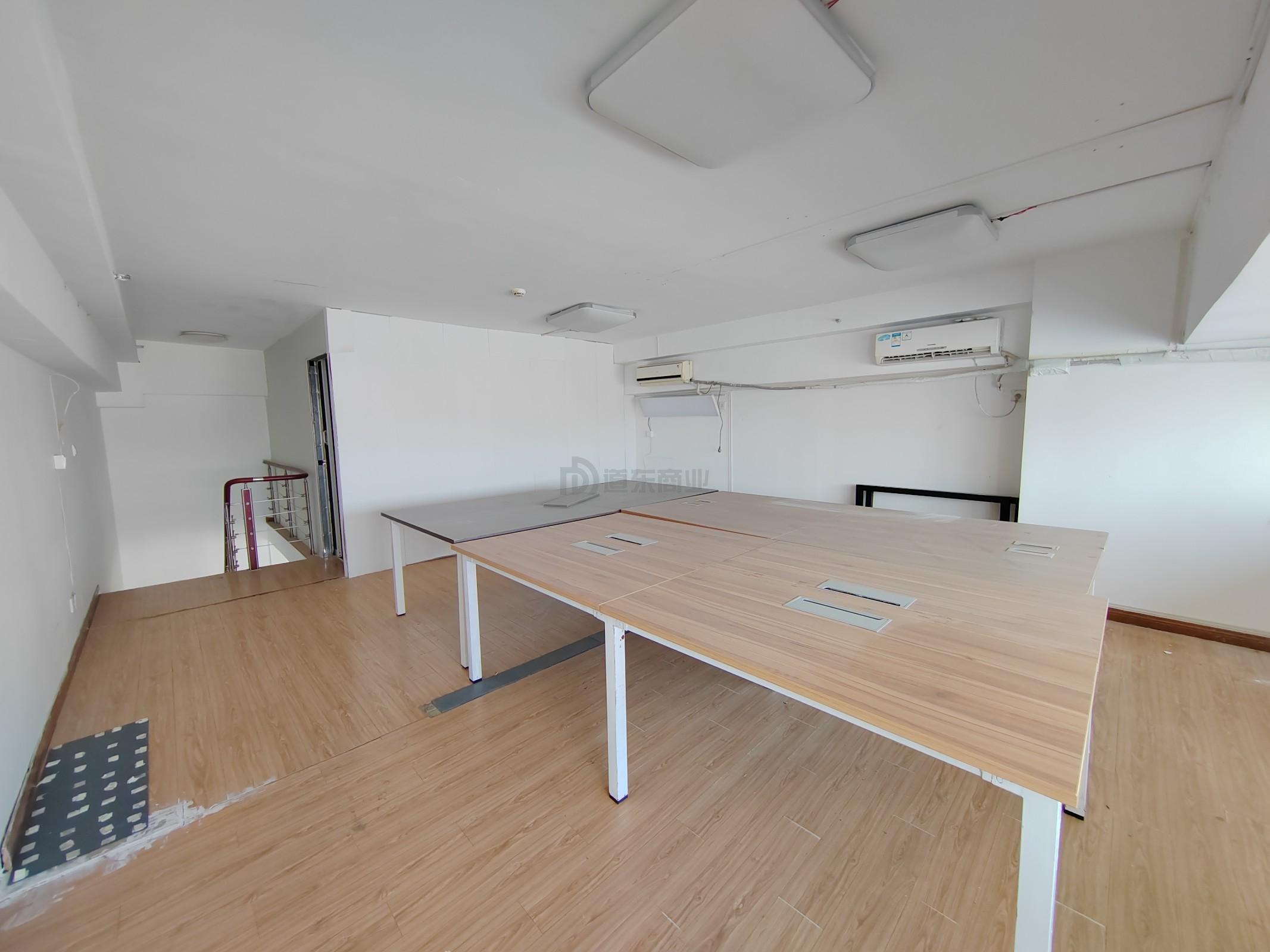 百脑汇科技大厦面积150平