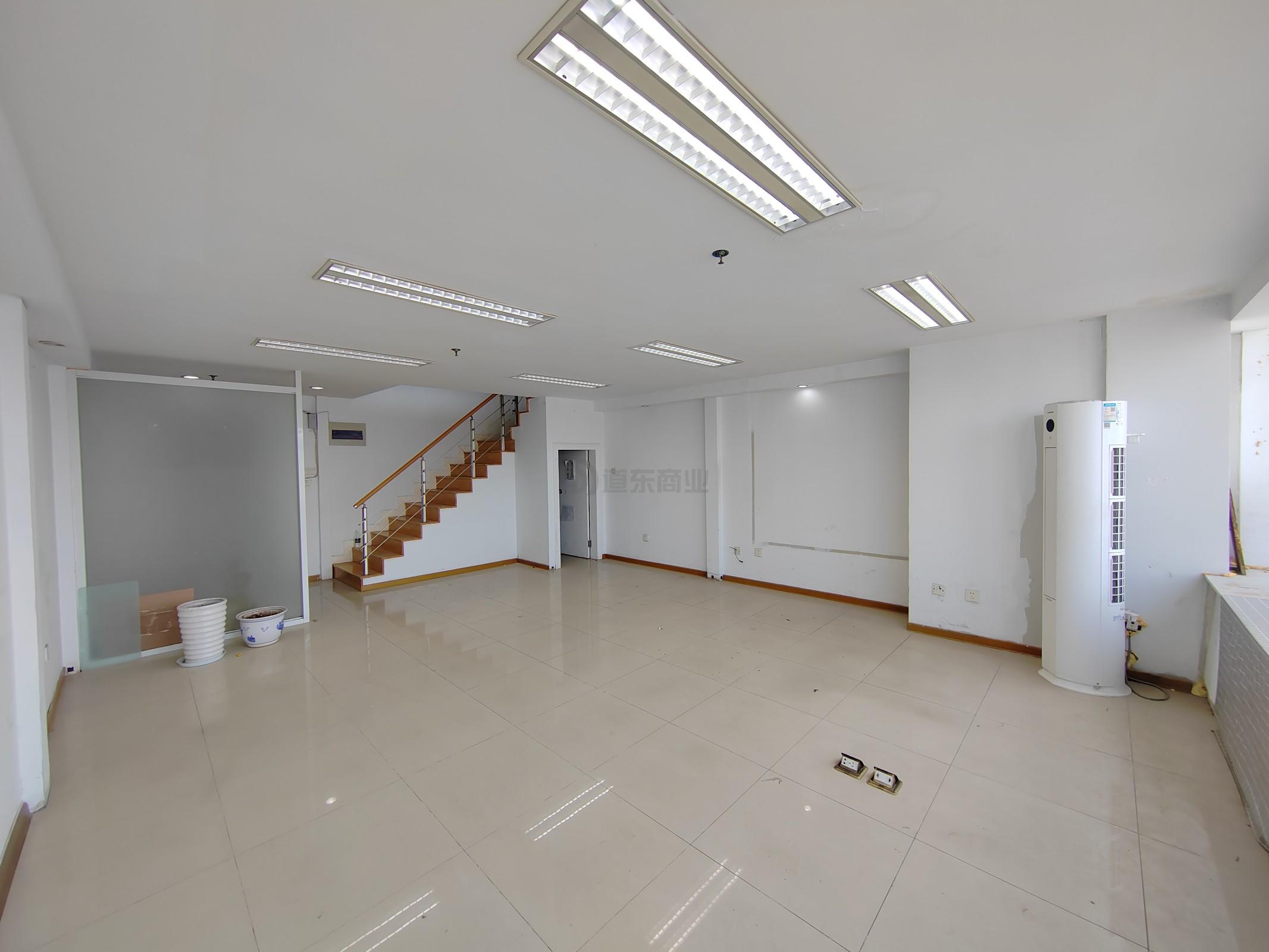 百脑汇科技大厦面积120平