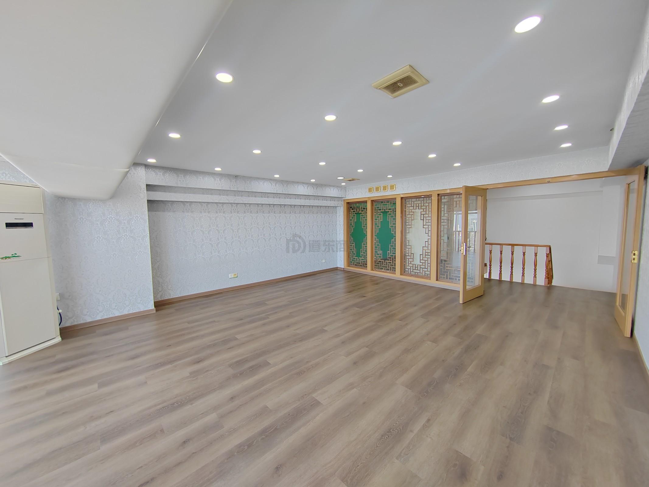 百脑汇科技大厦面积150平