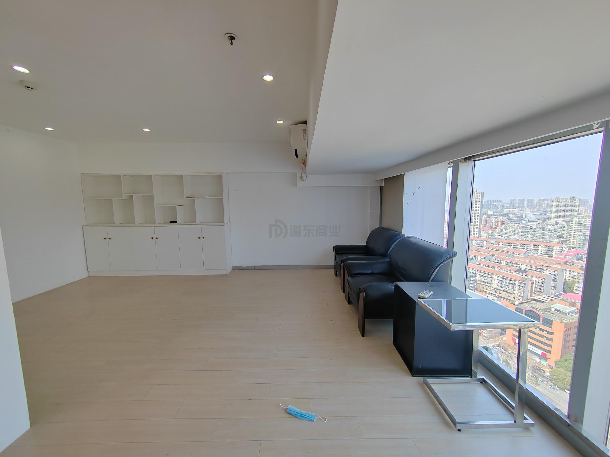 百脑汇科技大厦面积120平