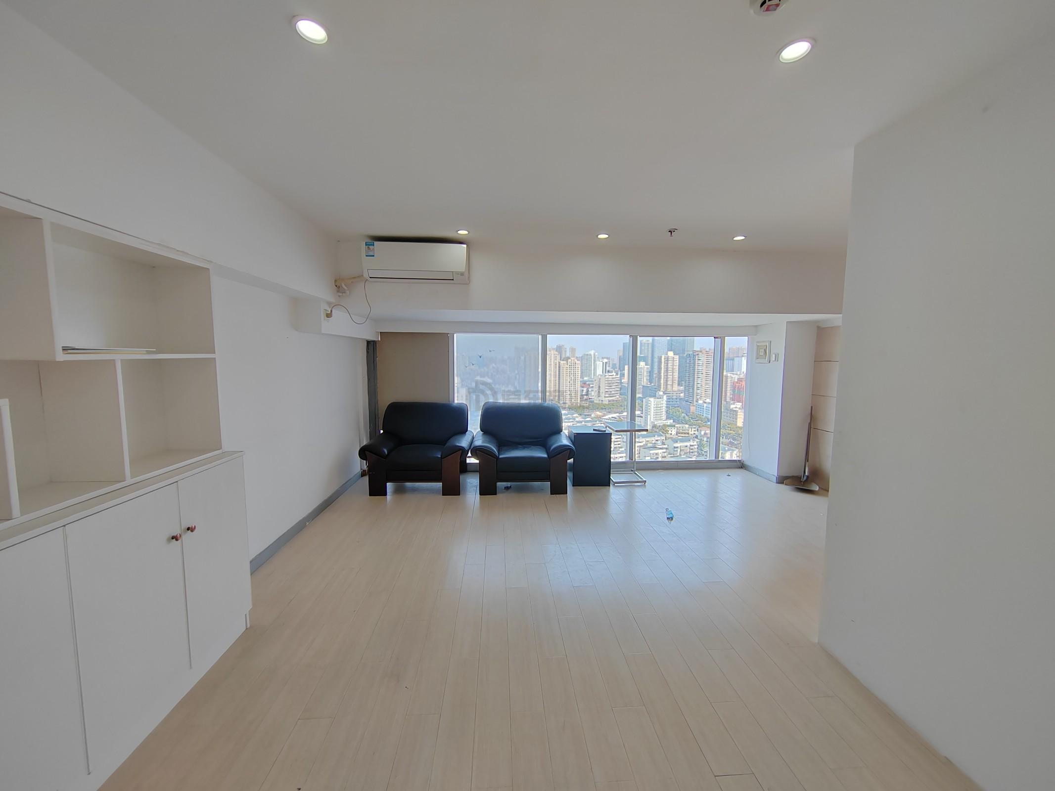 百脑汇科技大厦面积120平