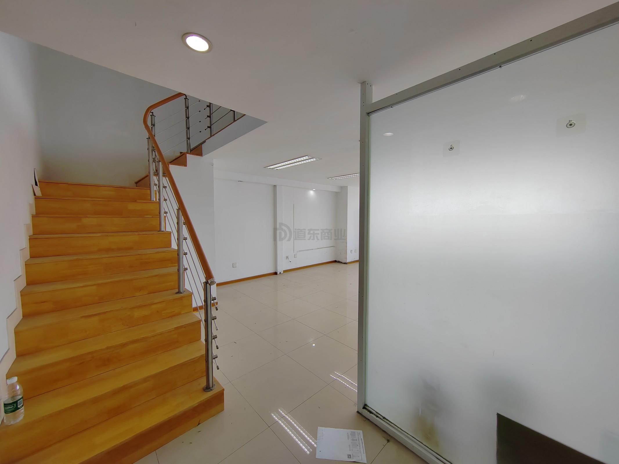 百脑汇科技大厦面积120平