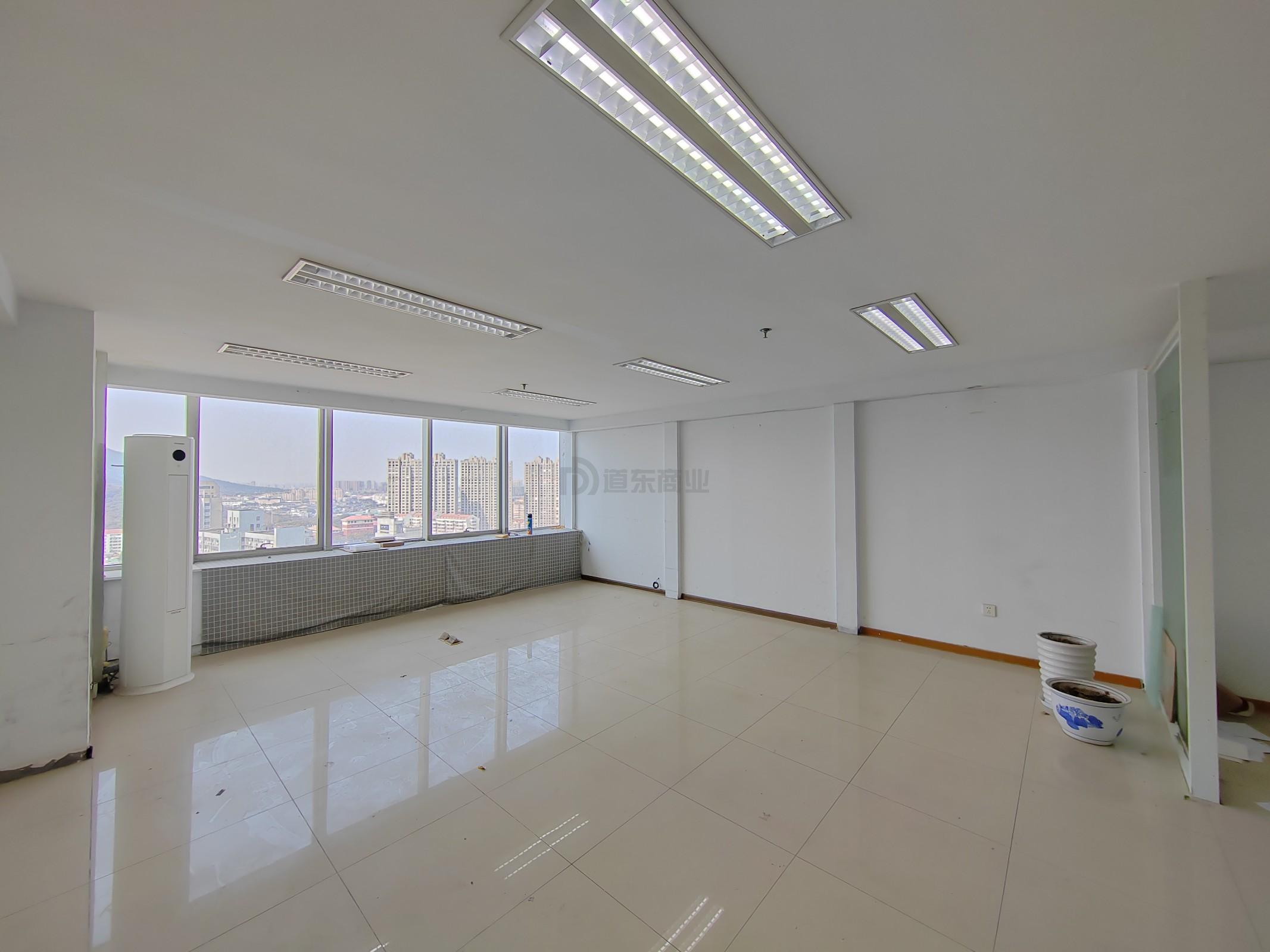 百脑汇科技大厦面积120平