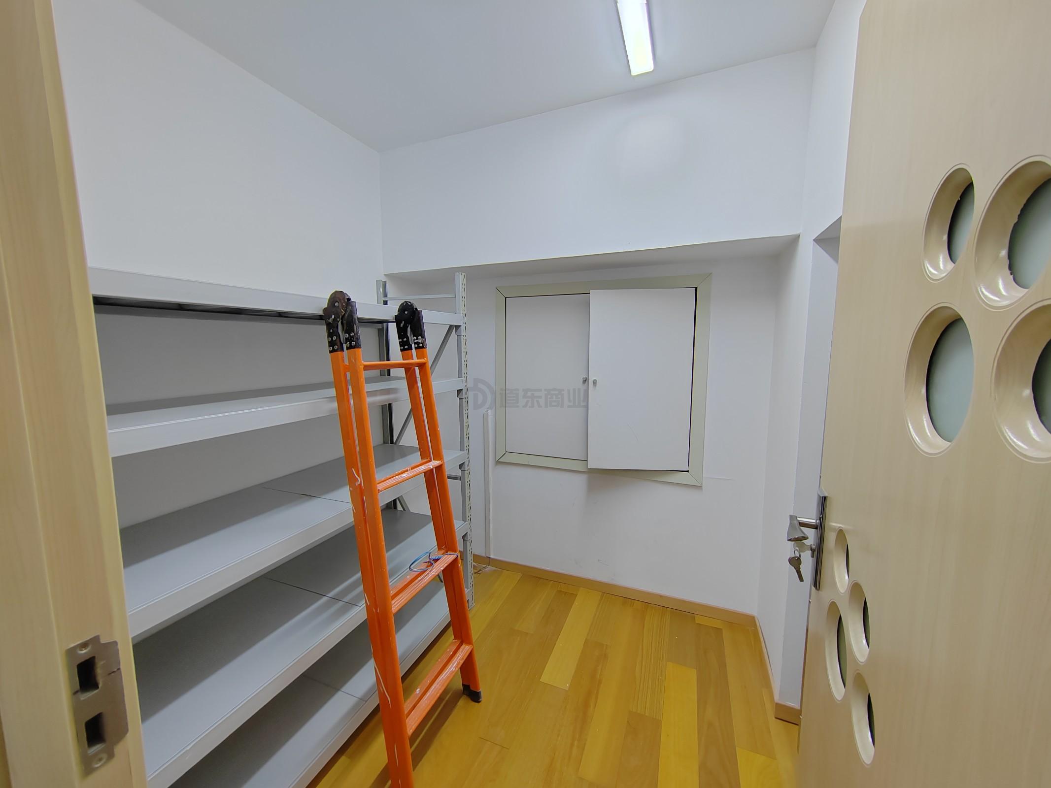 百脑汇科技大厦面积150平