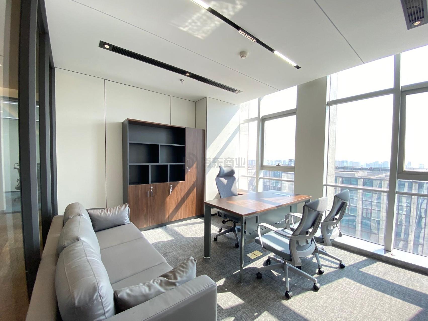嘉业财富中心326平米办公室出租
