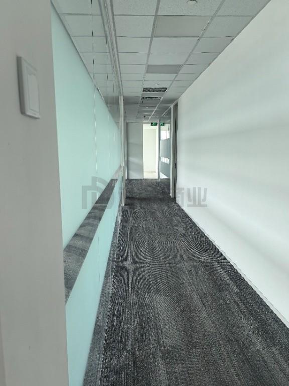 国金中心面积1610平