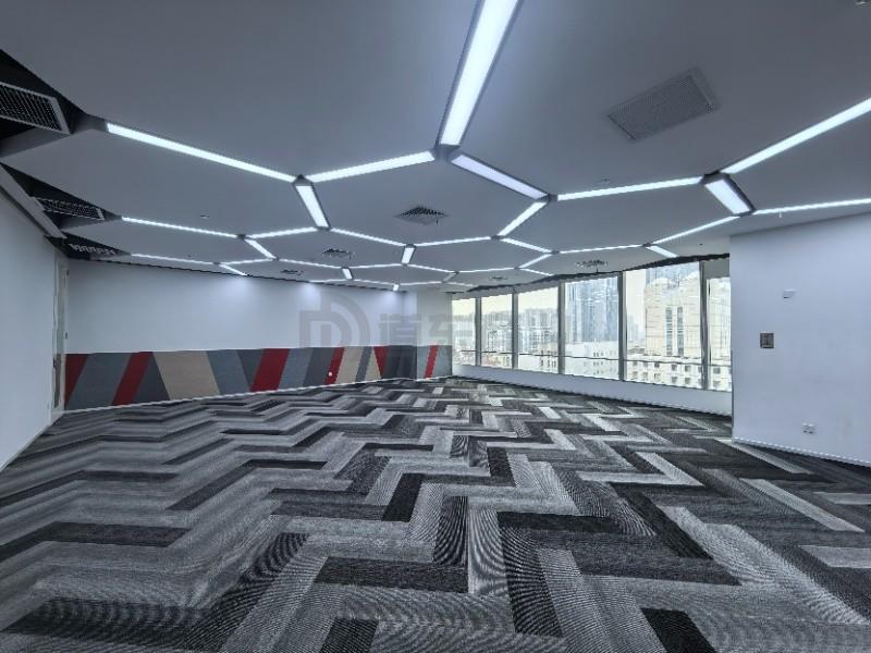 国金中心面积1610平