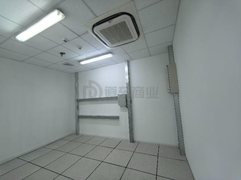 国金中心面积1610平