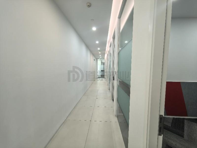 国金中心面积1610平