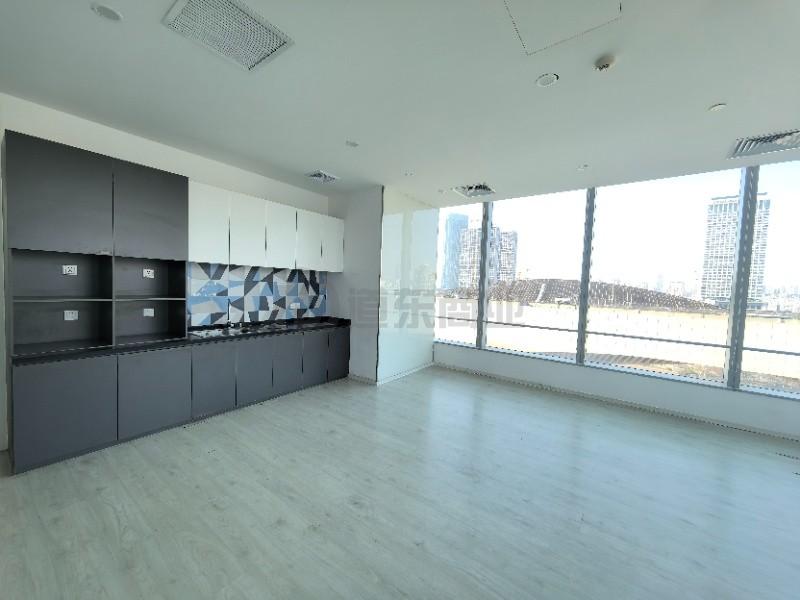 国金中心面积1610平