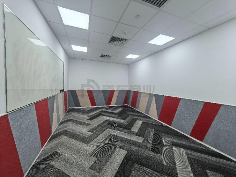 国金中心面积1610平