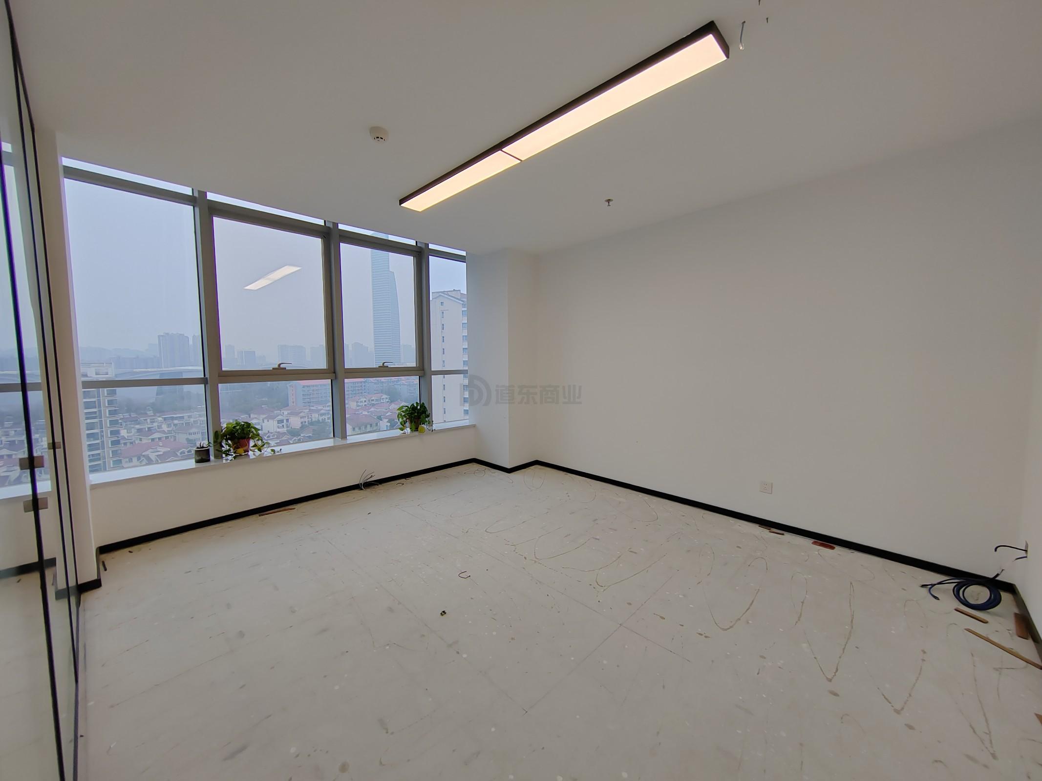 潜心数科大厦面积183平