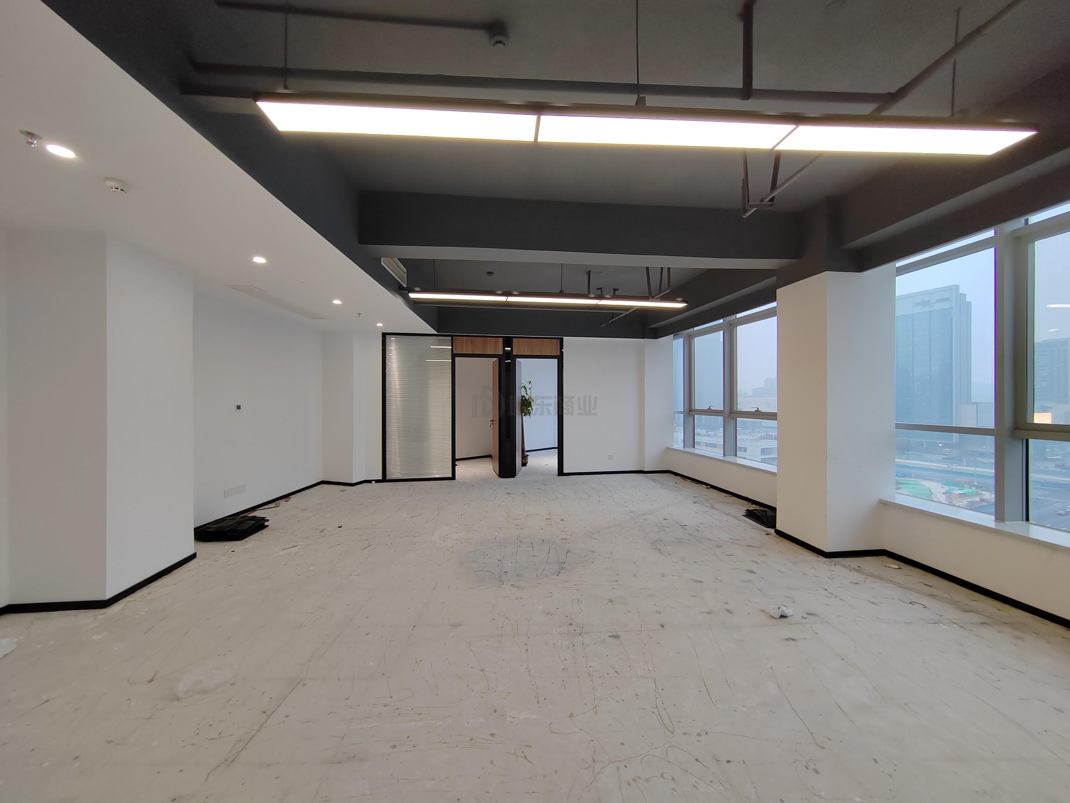 潜心数科大厦面积183平