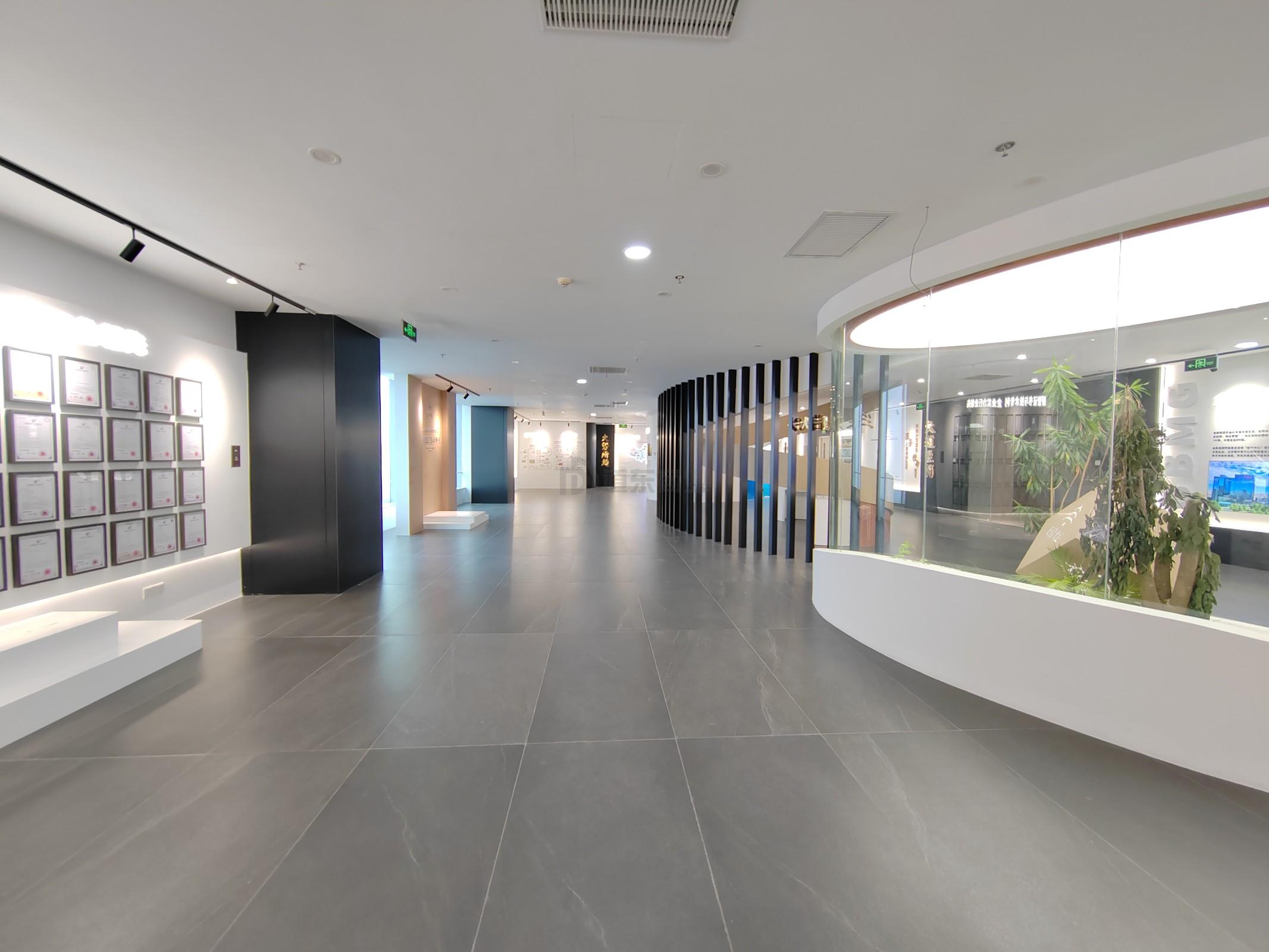 国金中心面积3000平