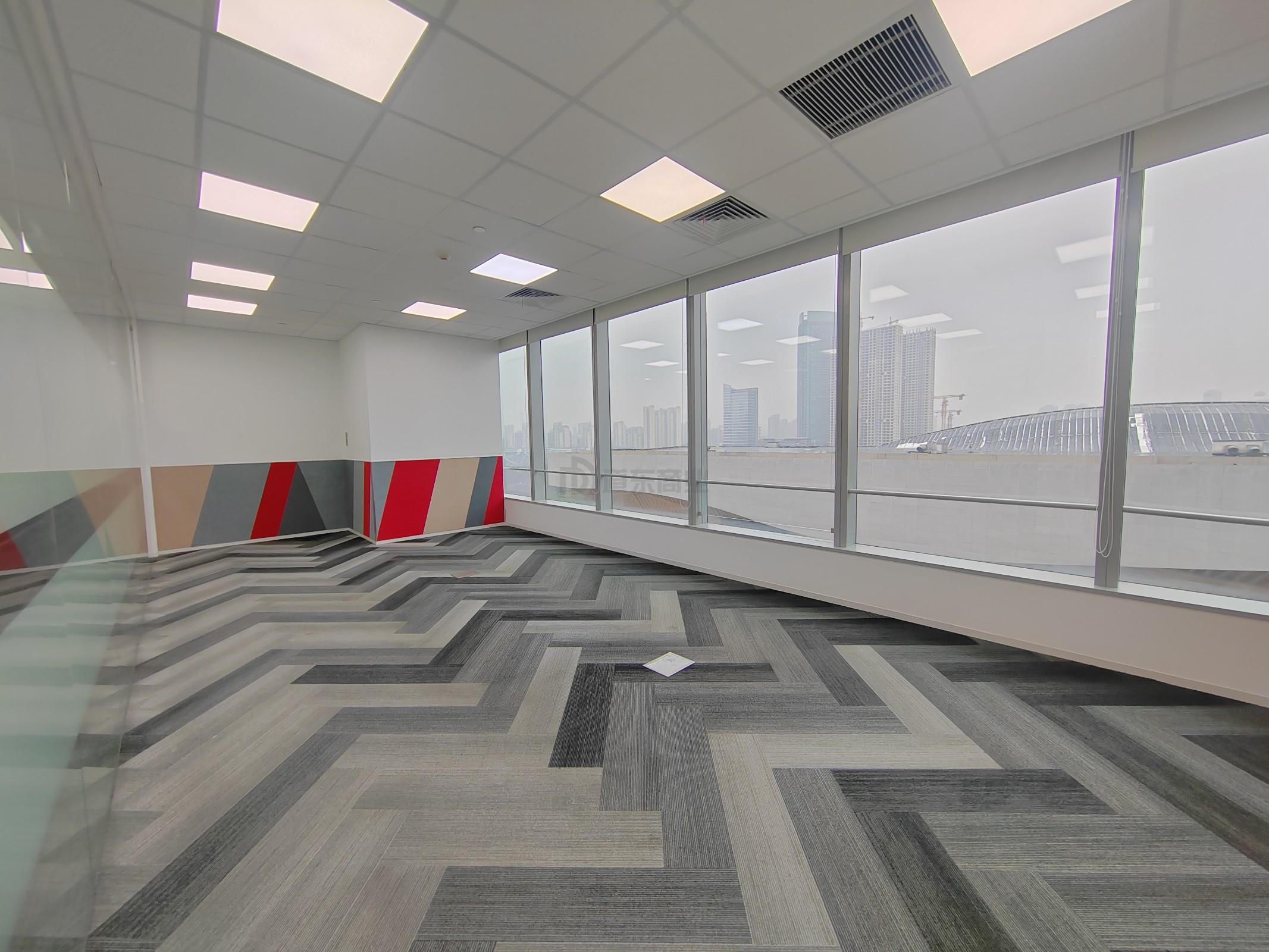 国金中心面积1610平