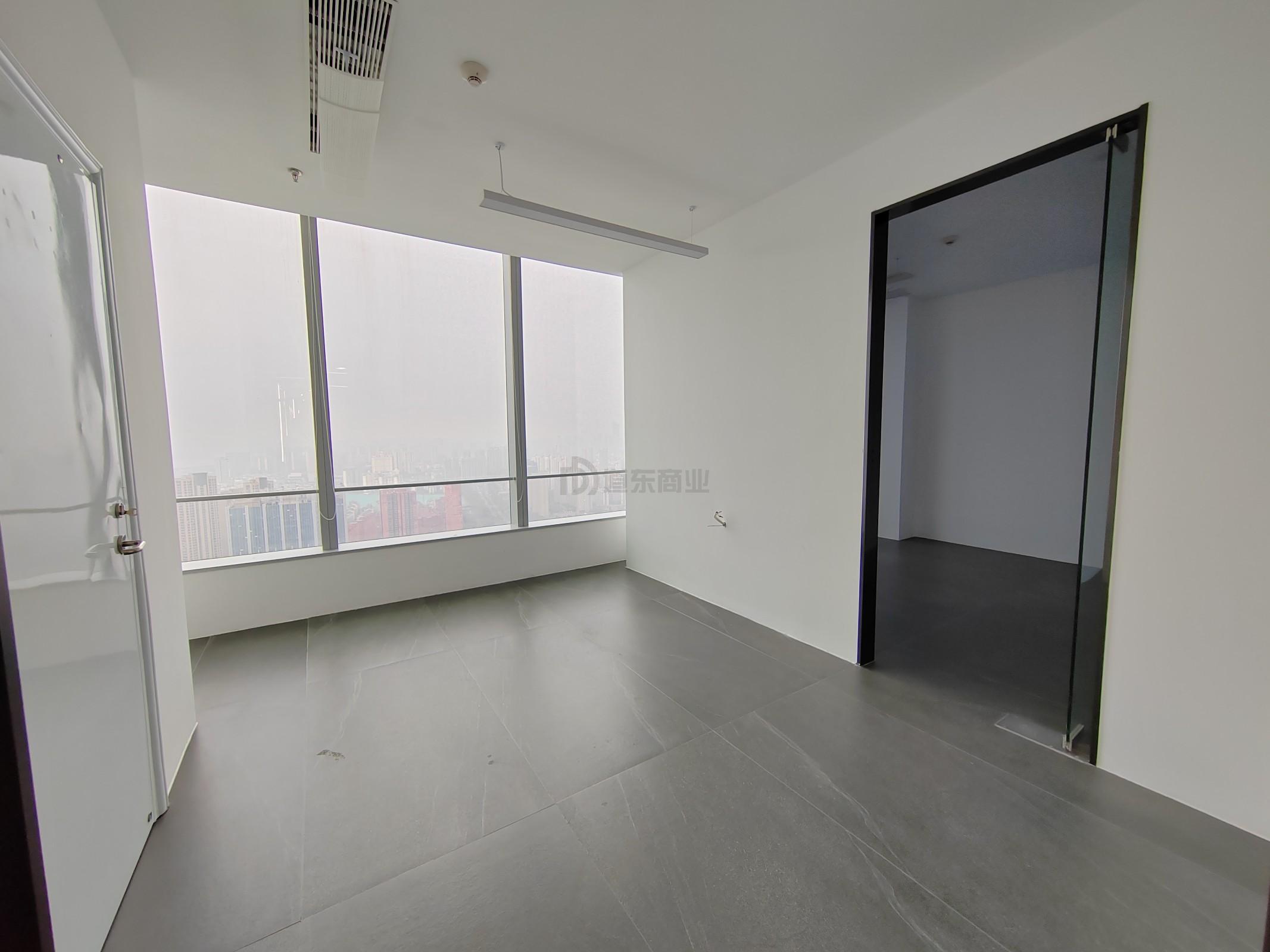 国金中心面积3000平