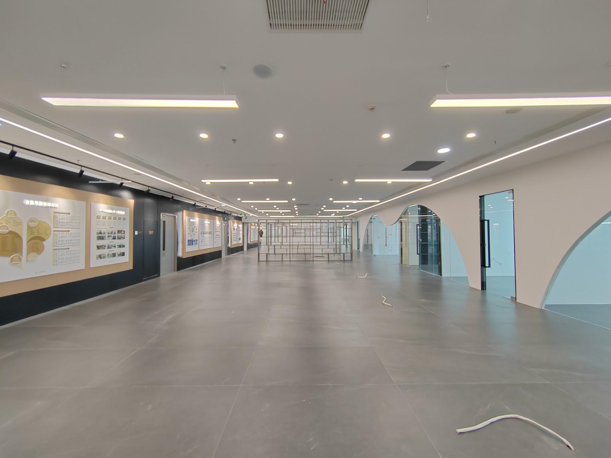 国金中心面积3000平