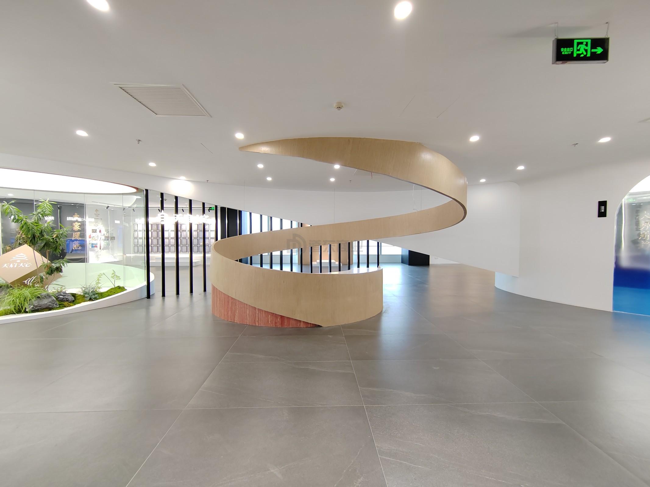 国金中心面积3000