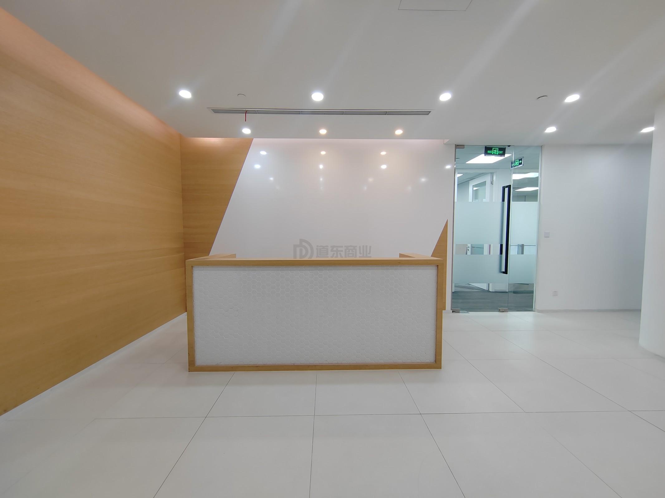 国金中心面积1610平