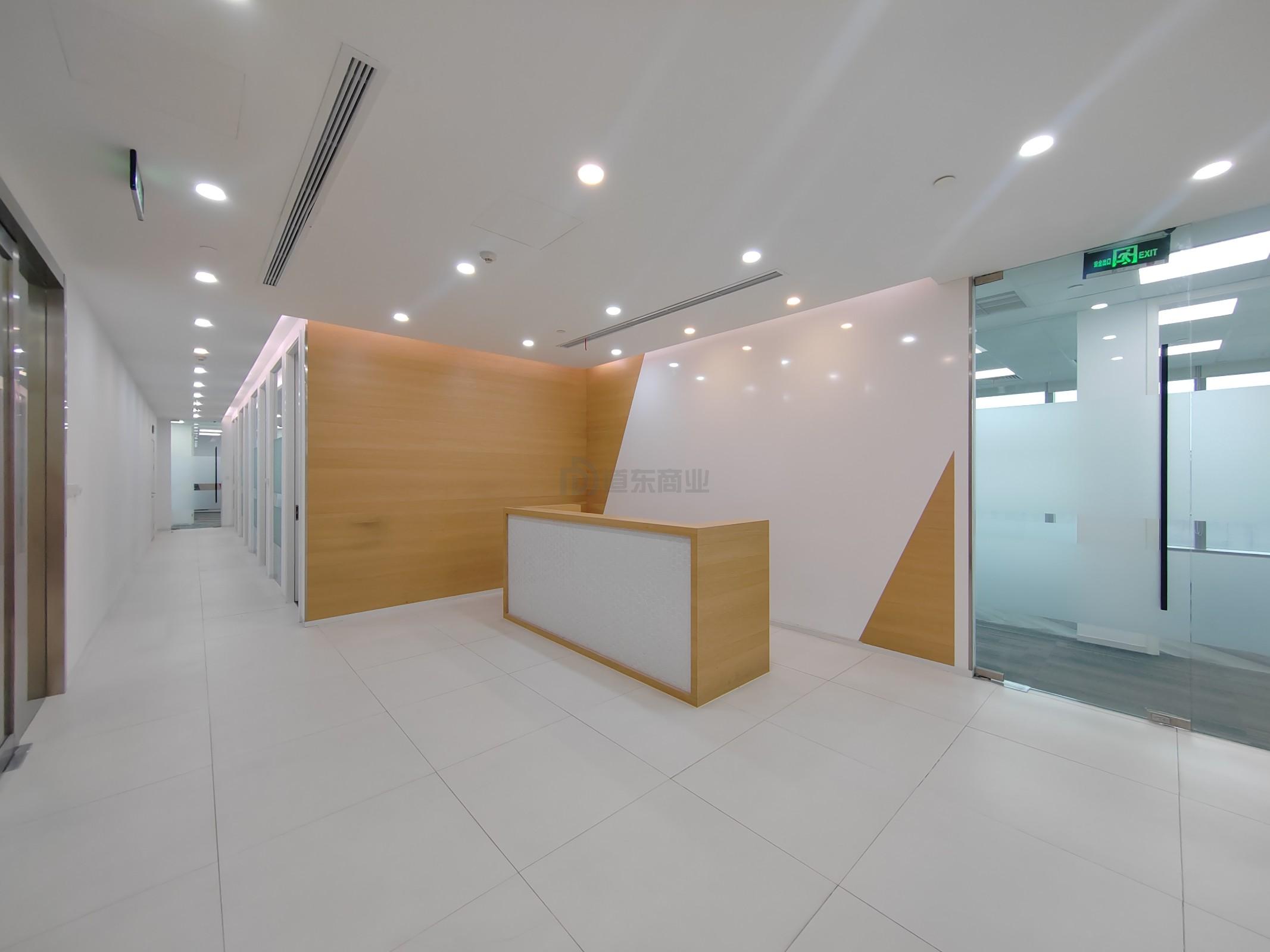 国金中心面积1610平