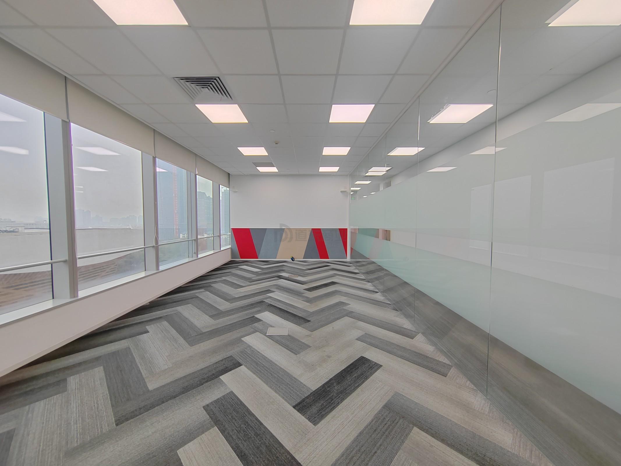 国金中心面积1610平