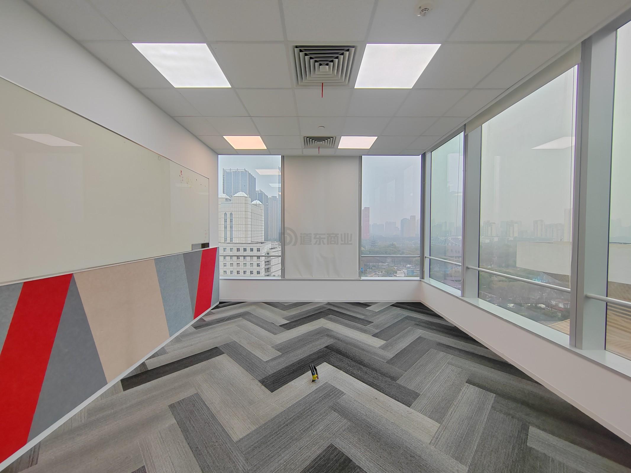 国金中心面积1610平