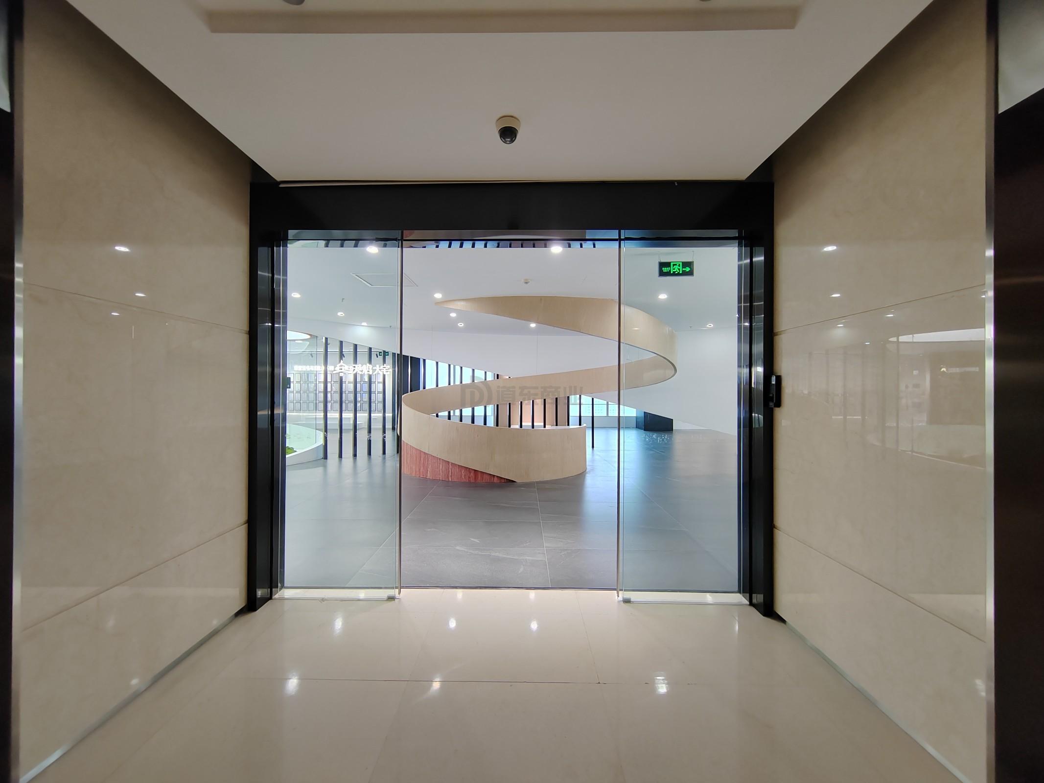 国金中心面积3000平