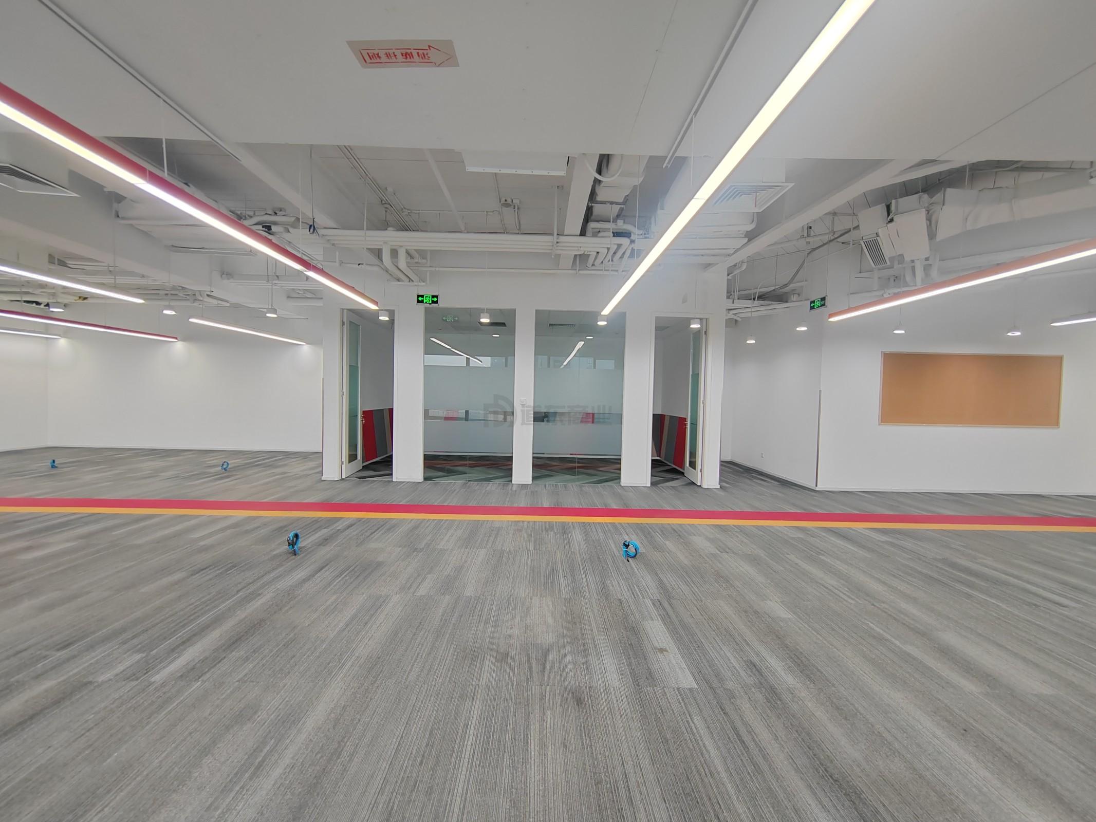 国金中心面积1610平