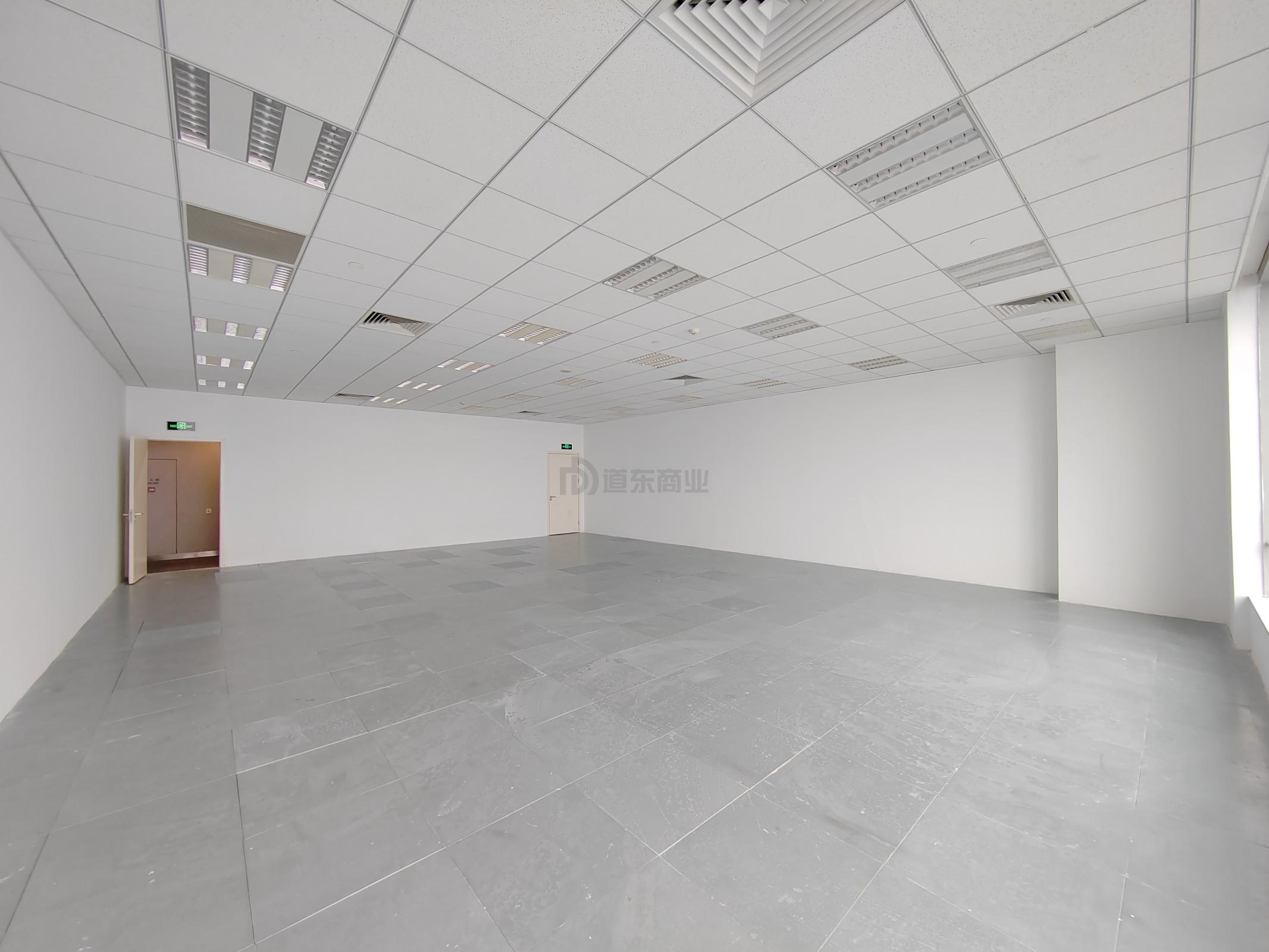 国金中心面积300