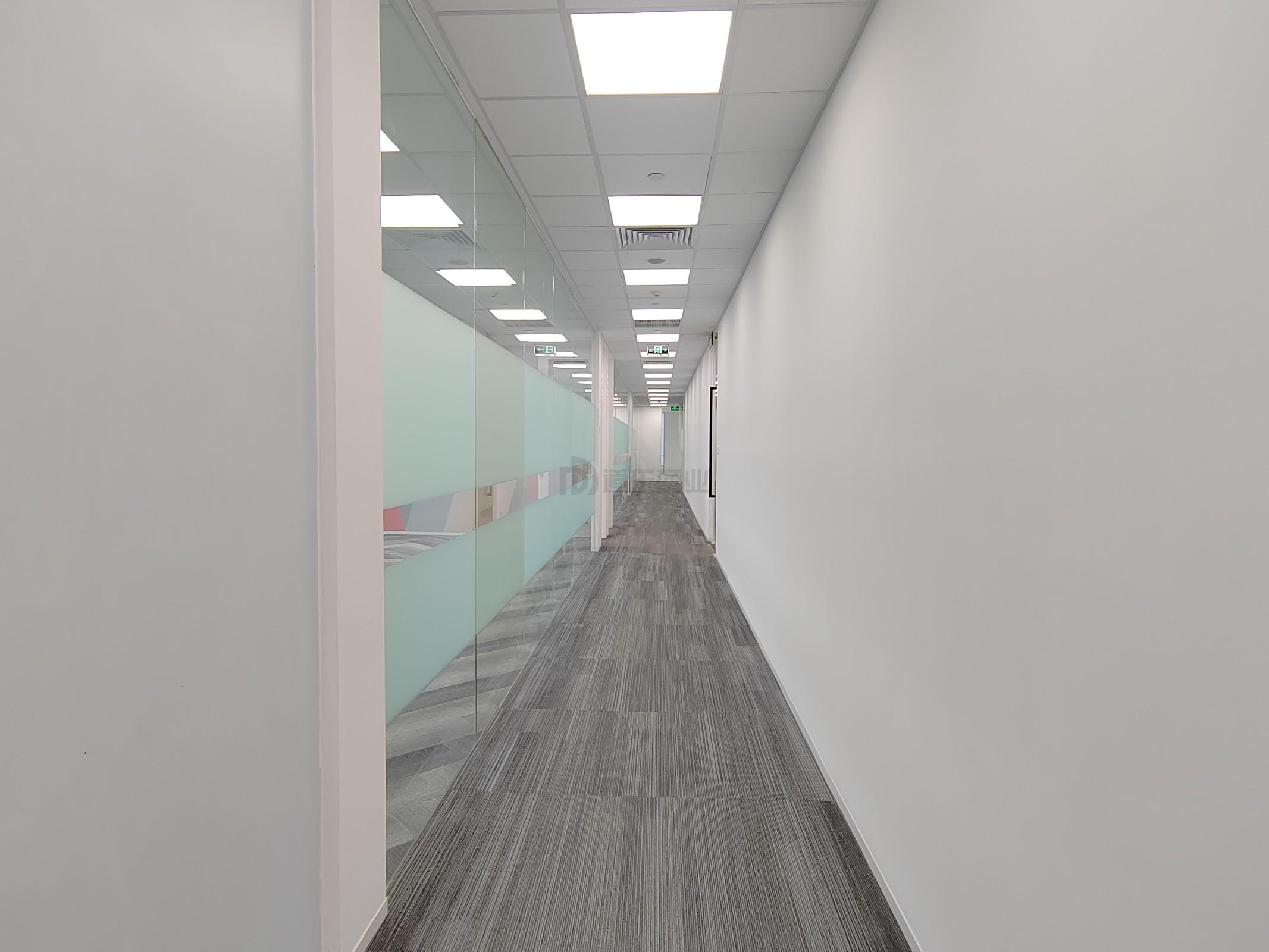 国金中心面积1610平