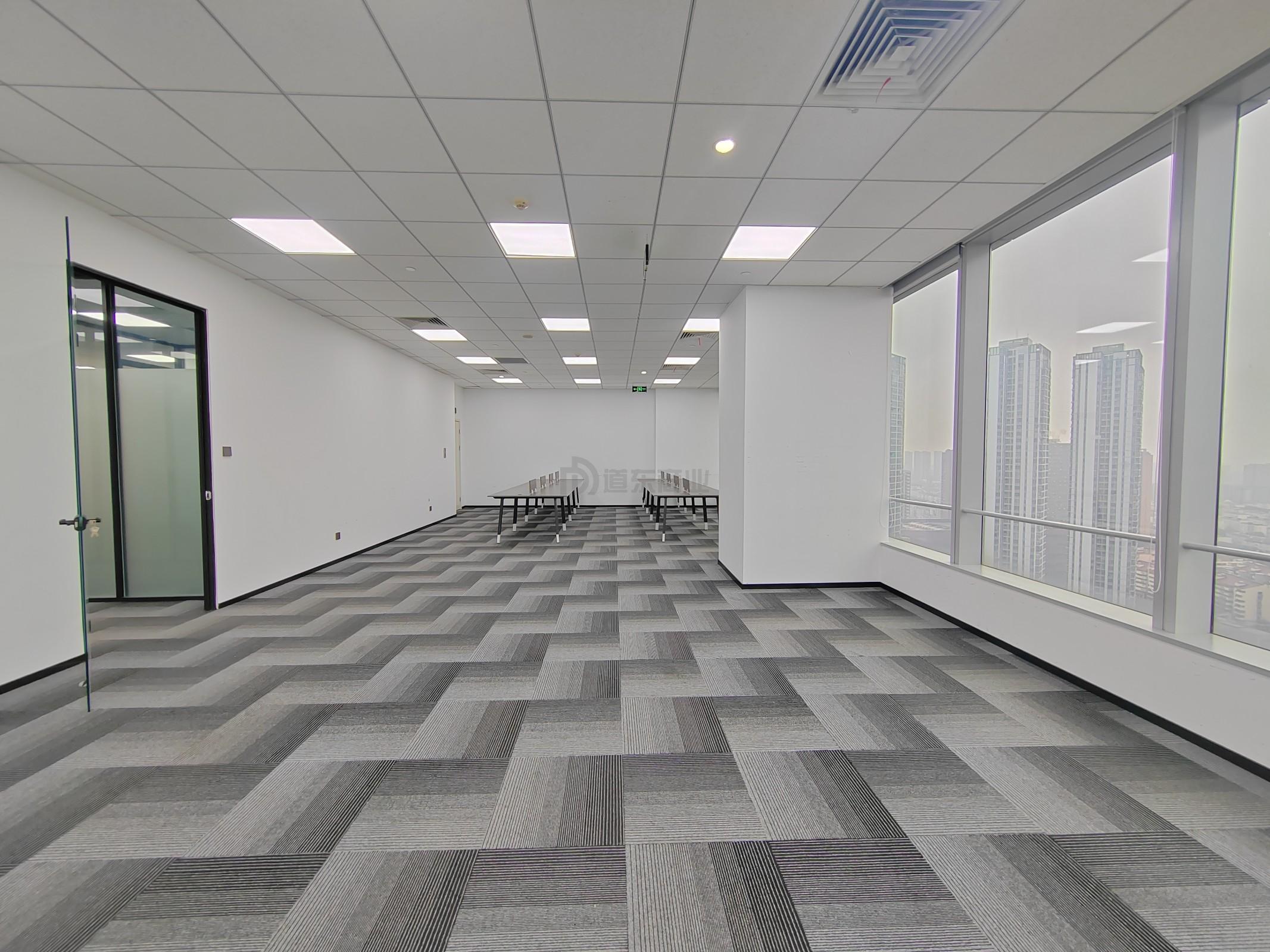 国金中心面积317平