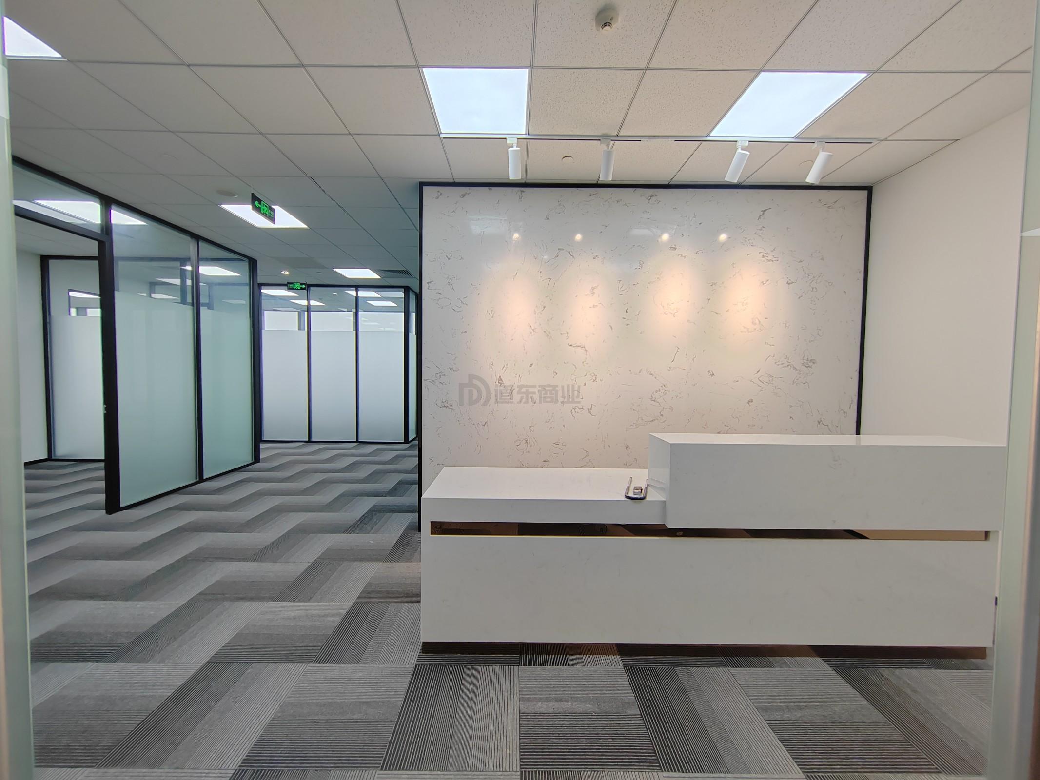 国金中心317平米办公室出租