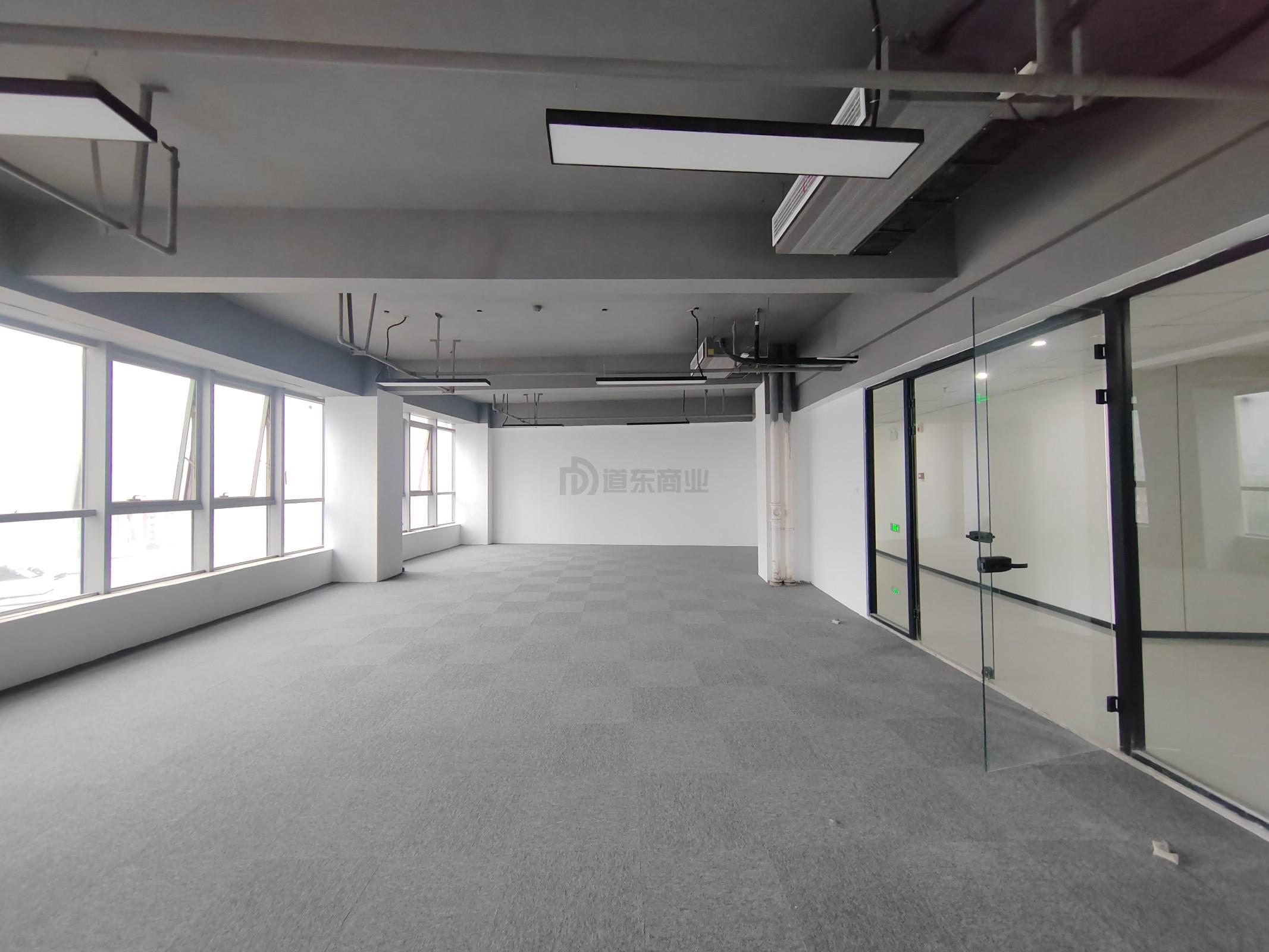 潜心数科大厦面积125平