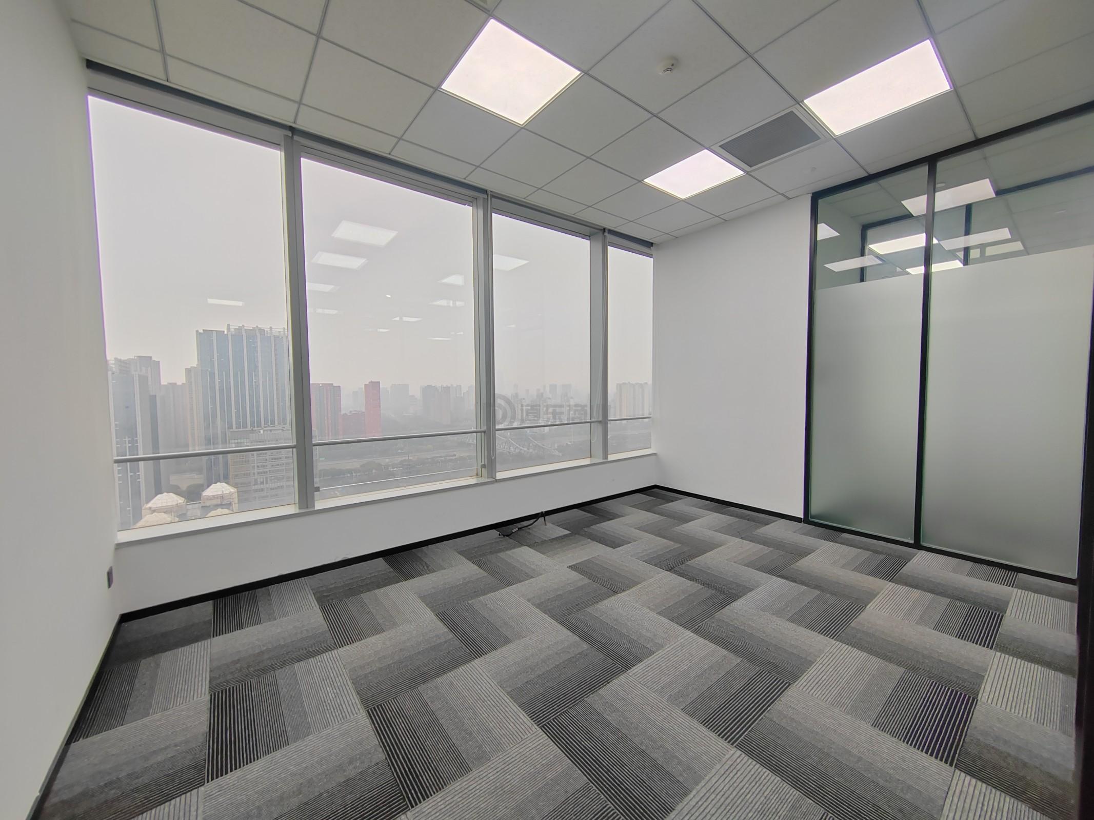 国金中心面积317平