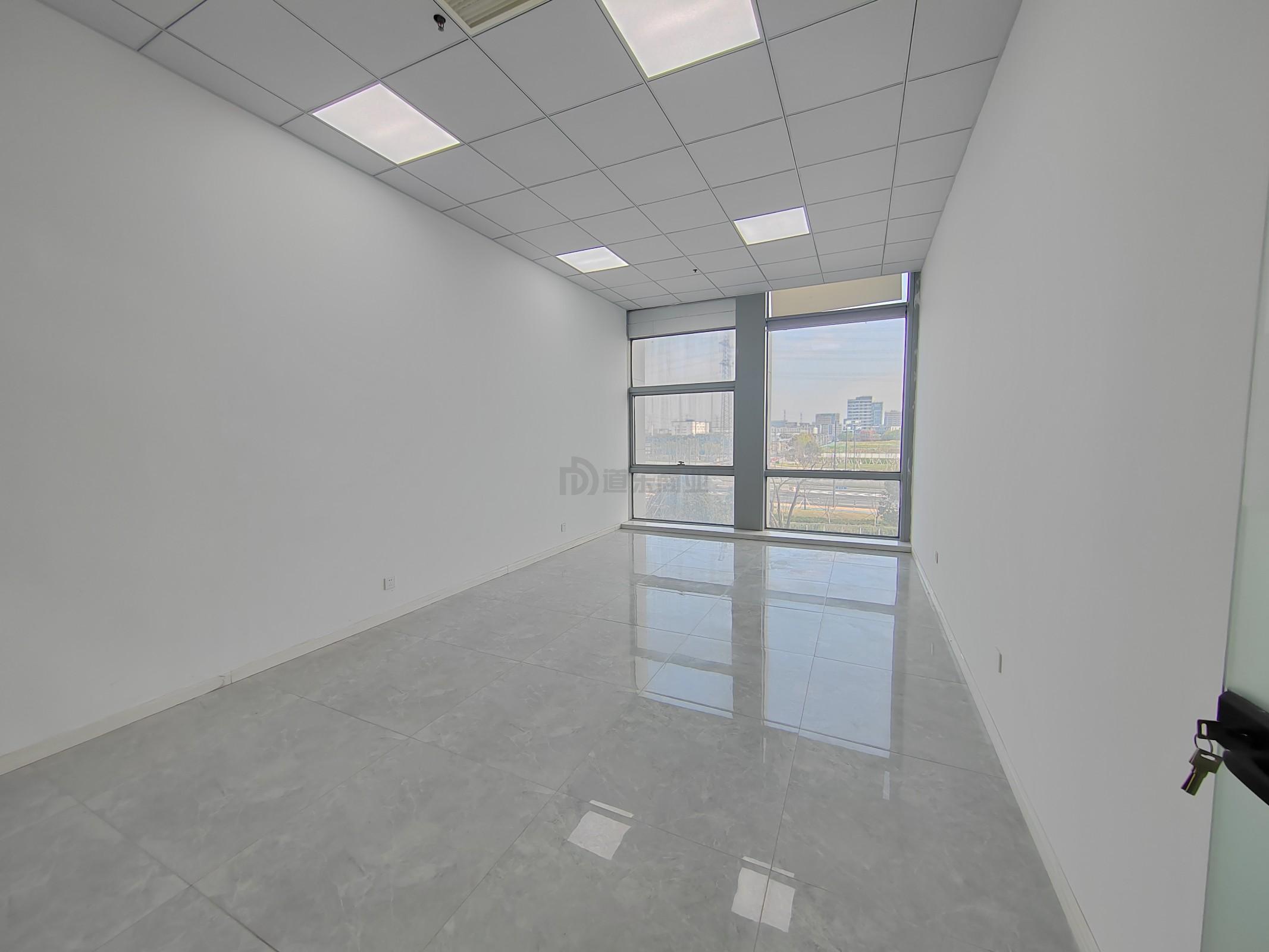 华发传感大厦面积150平