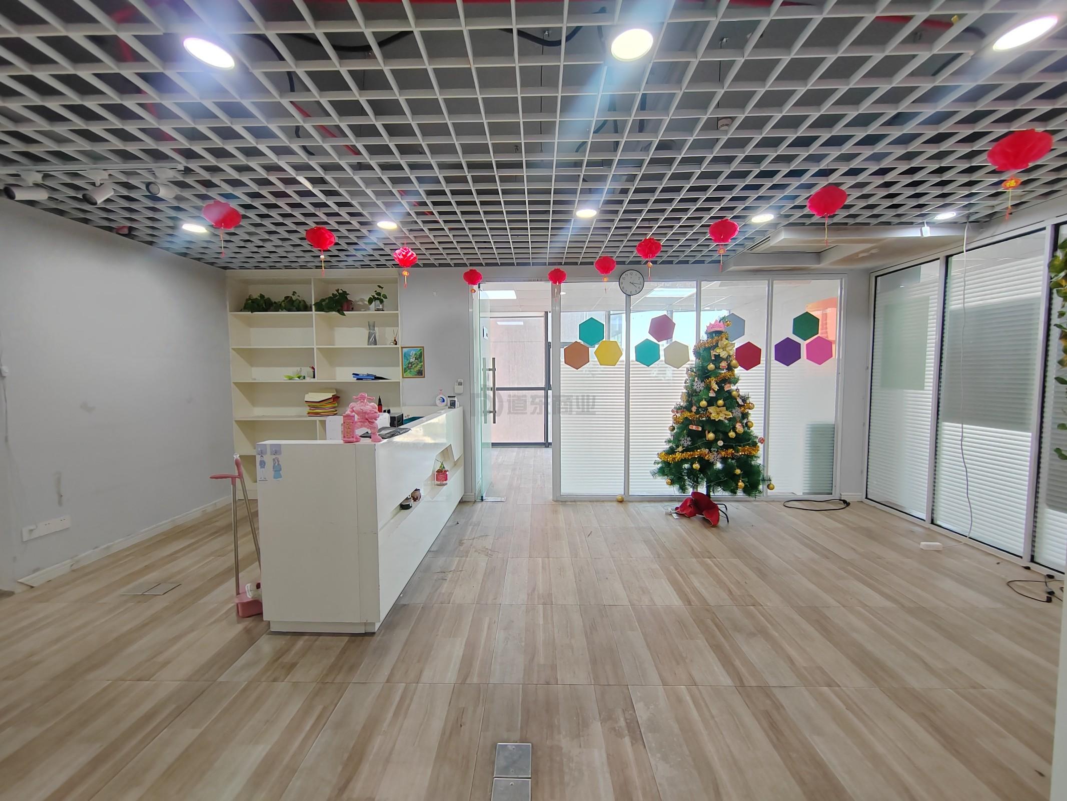 恒威大厦面积231平