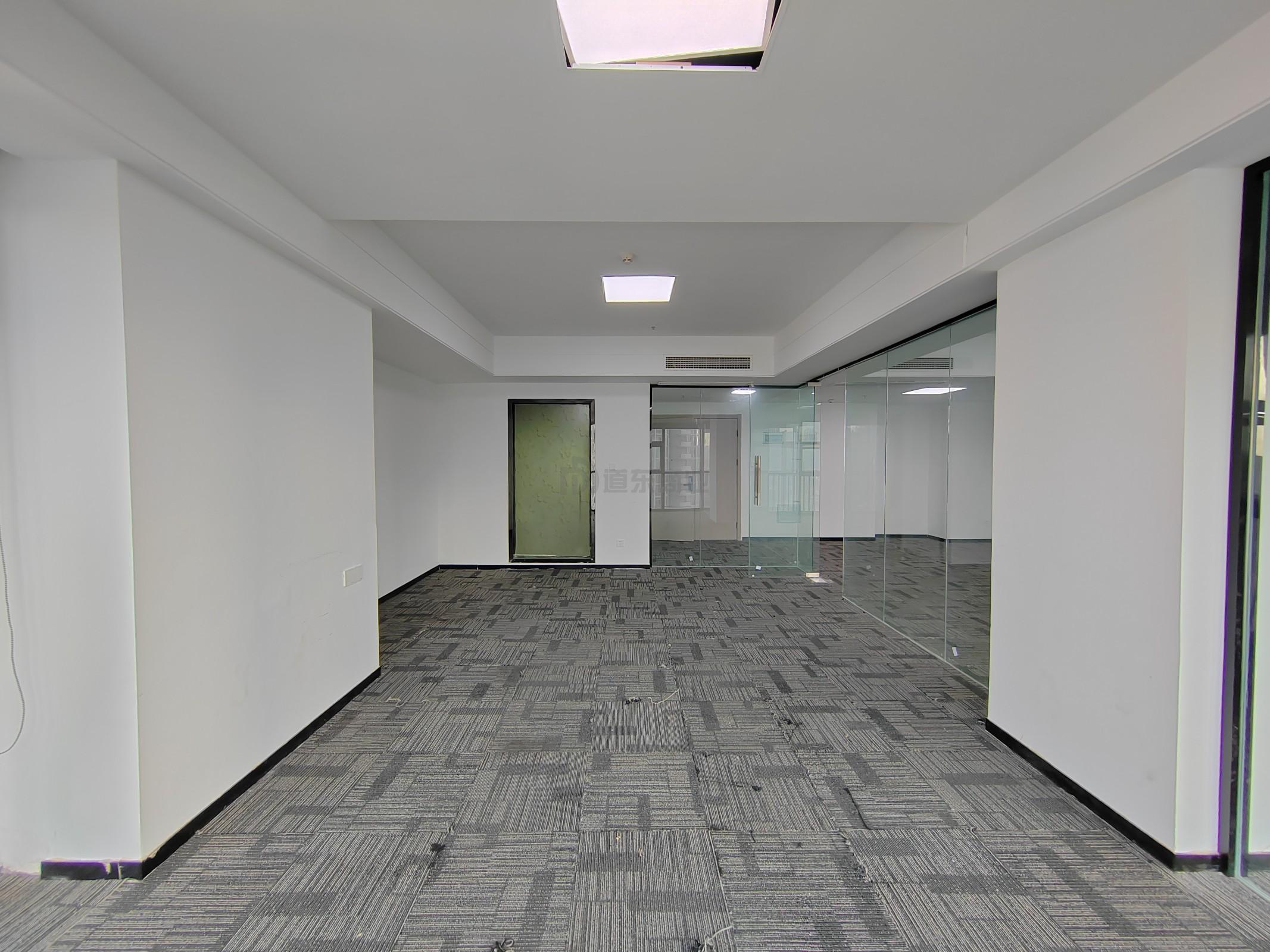 恒威大厦面积111平