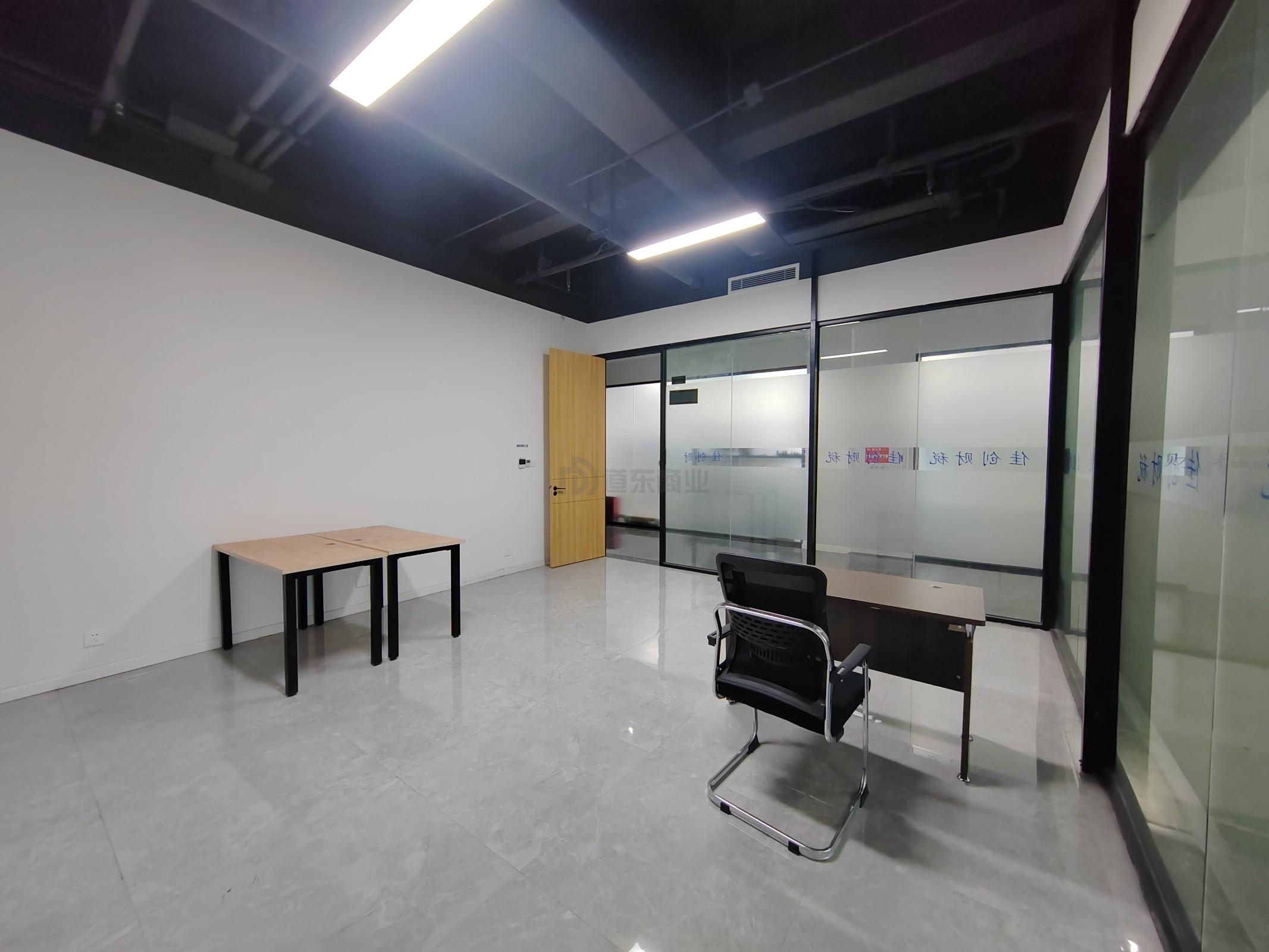 华发传感大厦面积43平