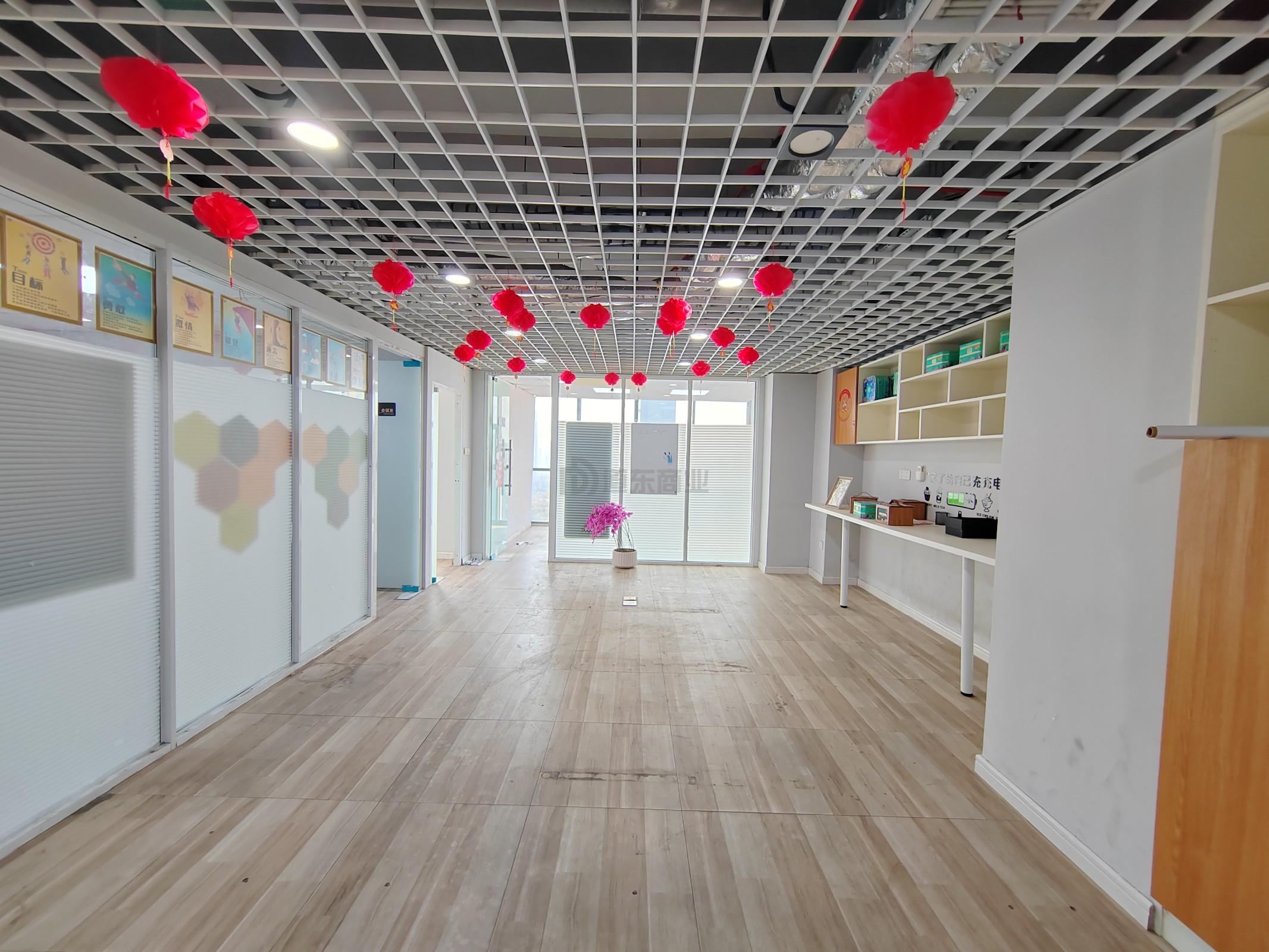 恒威大厦面积231平