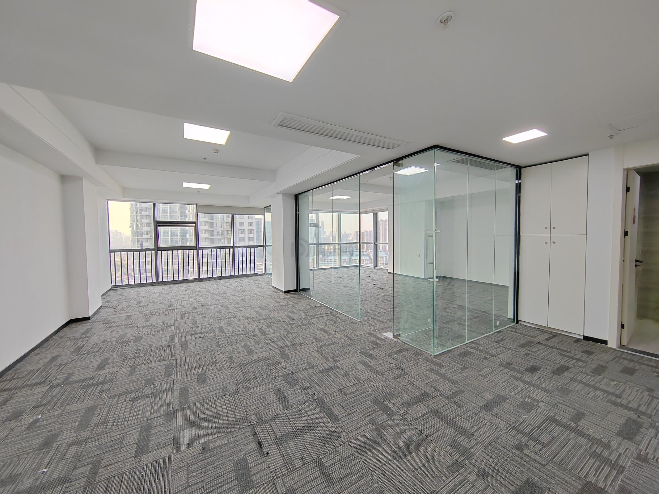 恒威大厦111平米办公室出租