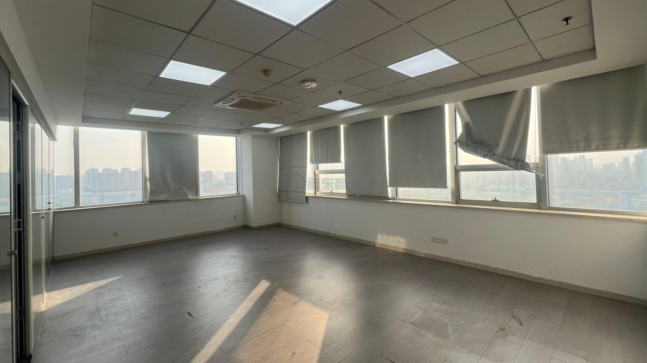 清华创新大厦面积204平