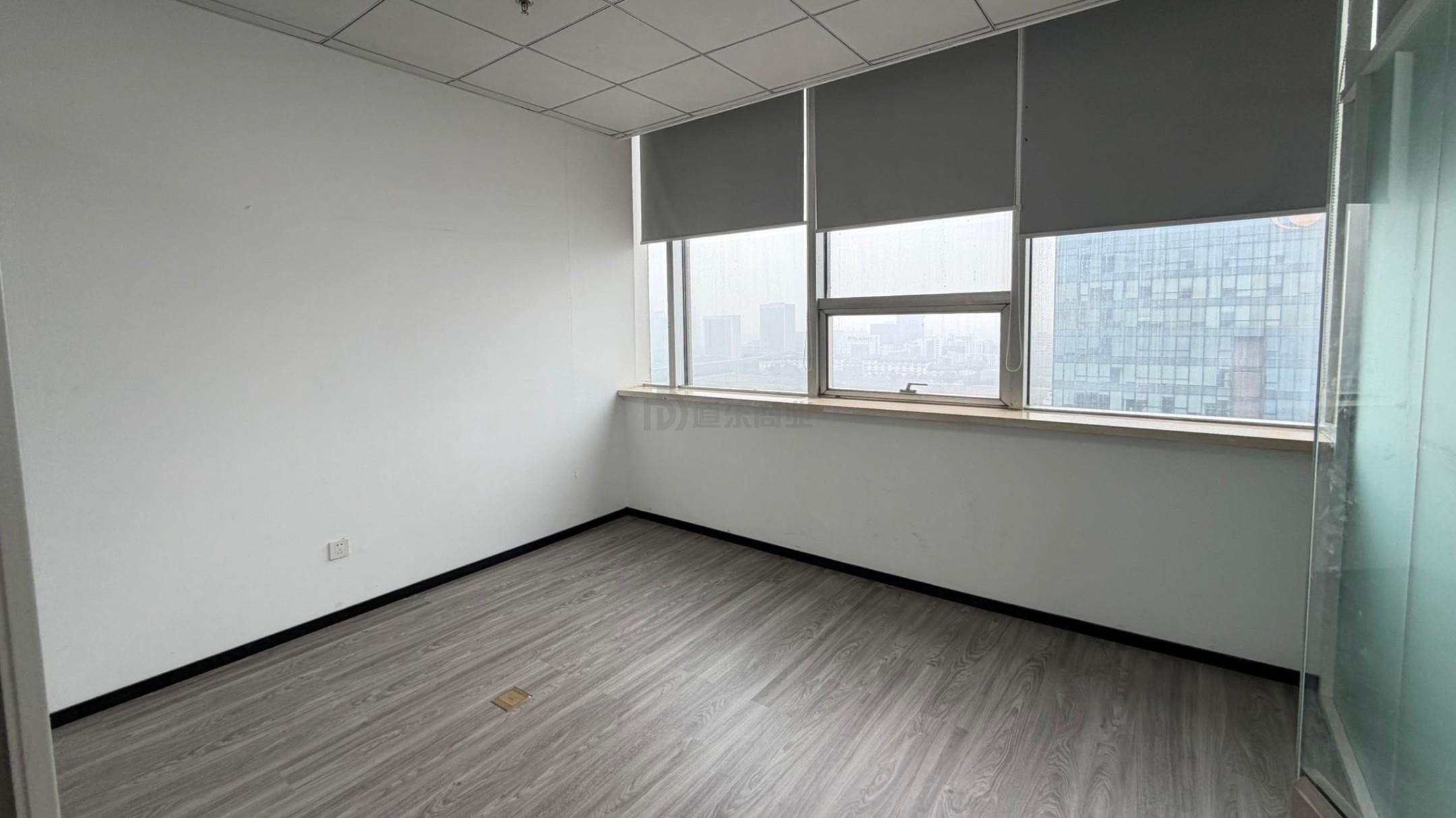 清华创新大厦面积111平