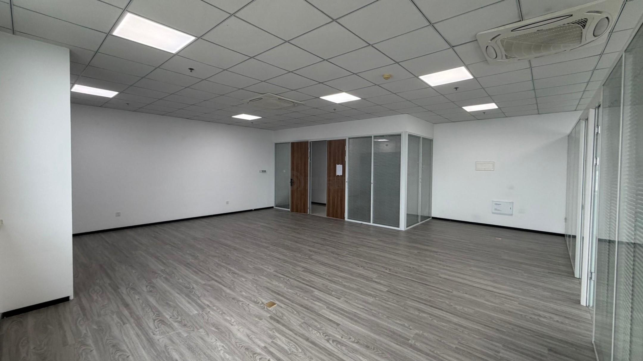 清华创新大厦面积111平