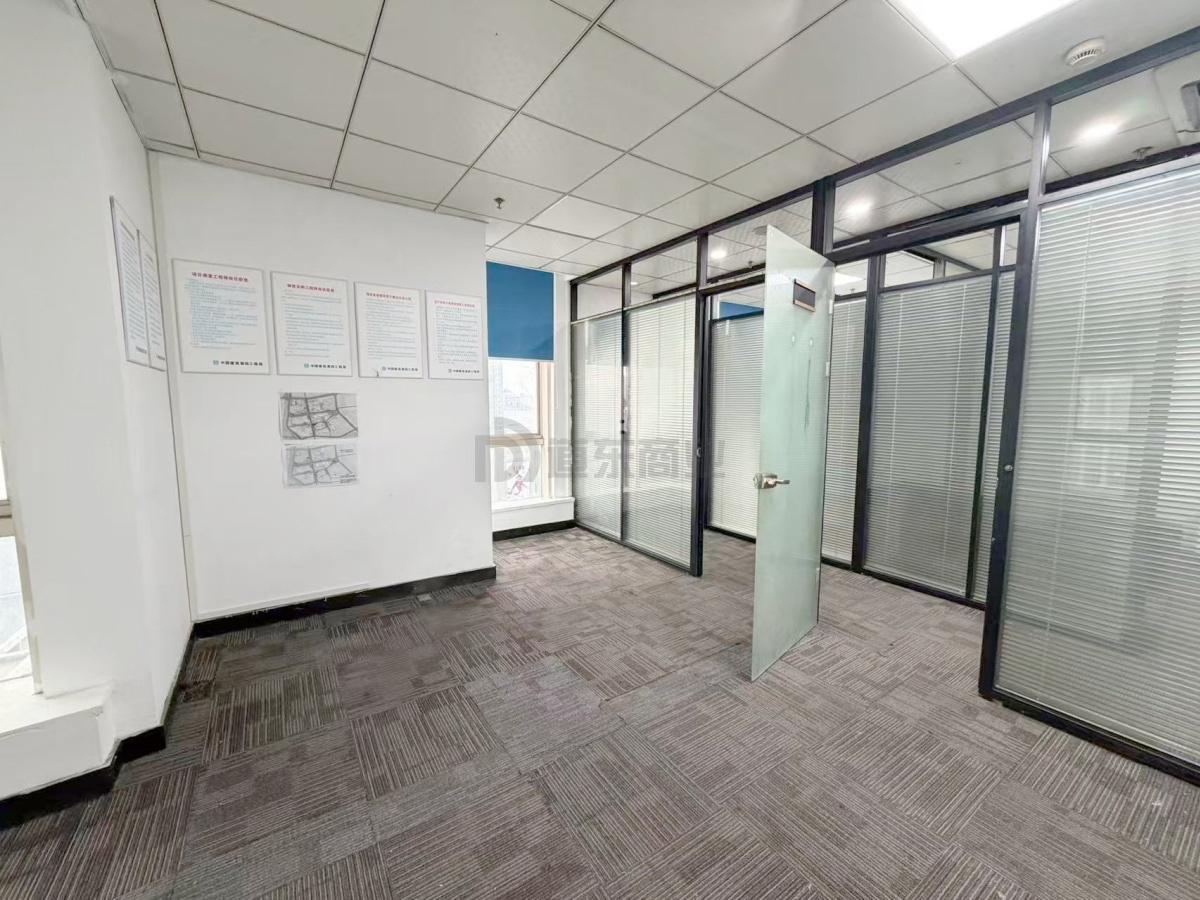 交银大厦面积302平