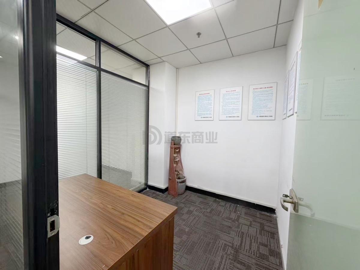 交银大厦面积302平