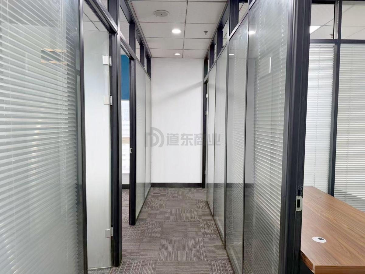 交银大厦面积302平